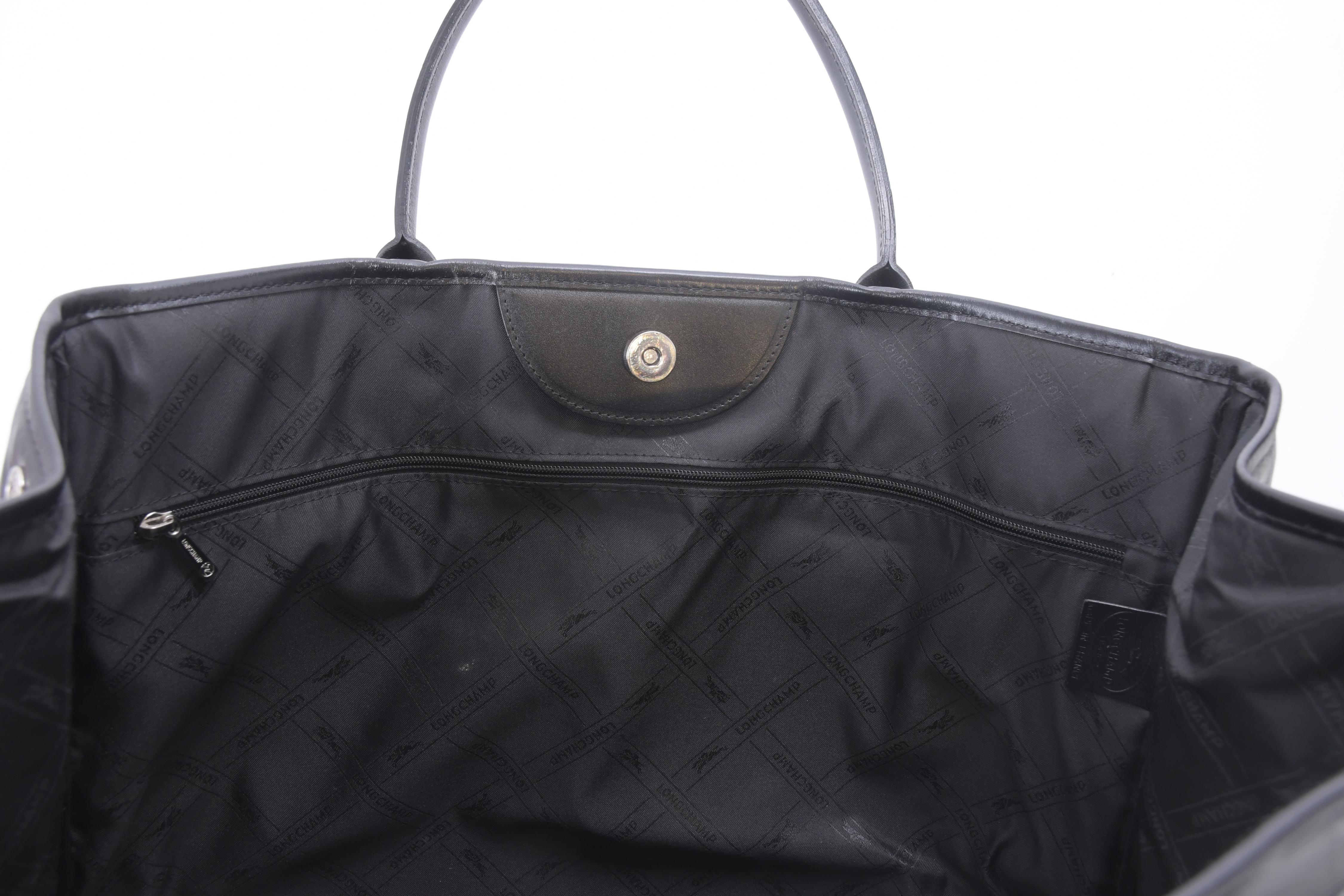 LONGCHAMP.   BOLSO MODELO "ROSEAU". 