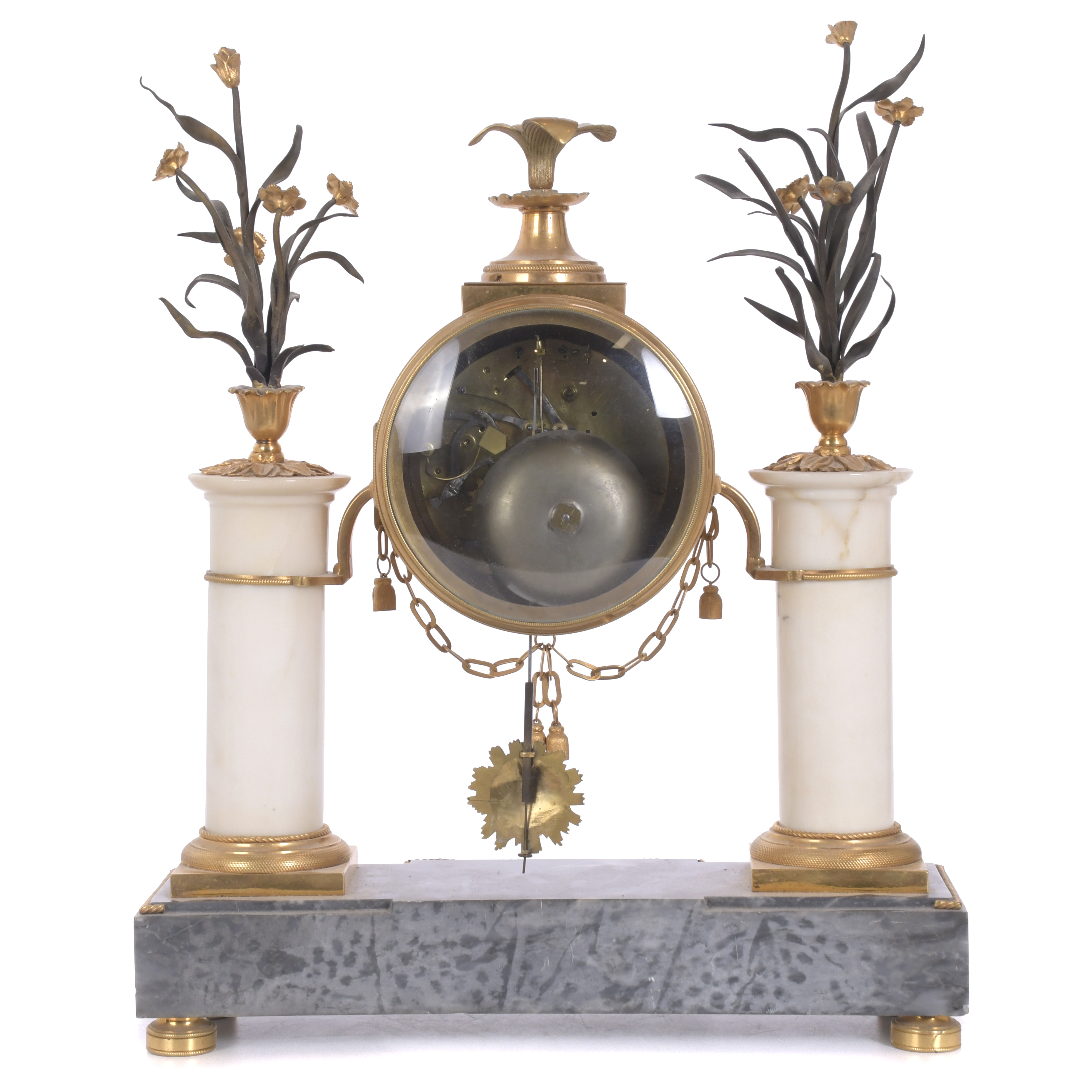 Reloj de sobremesa en pórtico Luis XVI, circa 1770 - 1780.