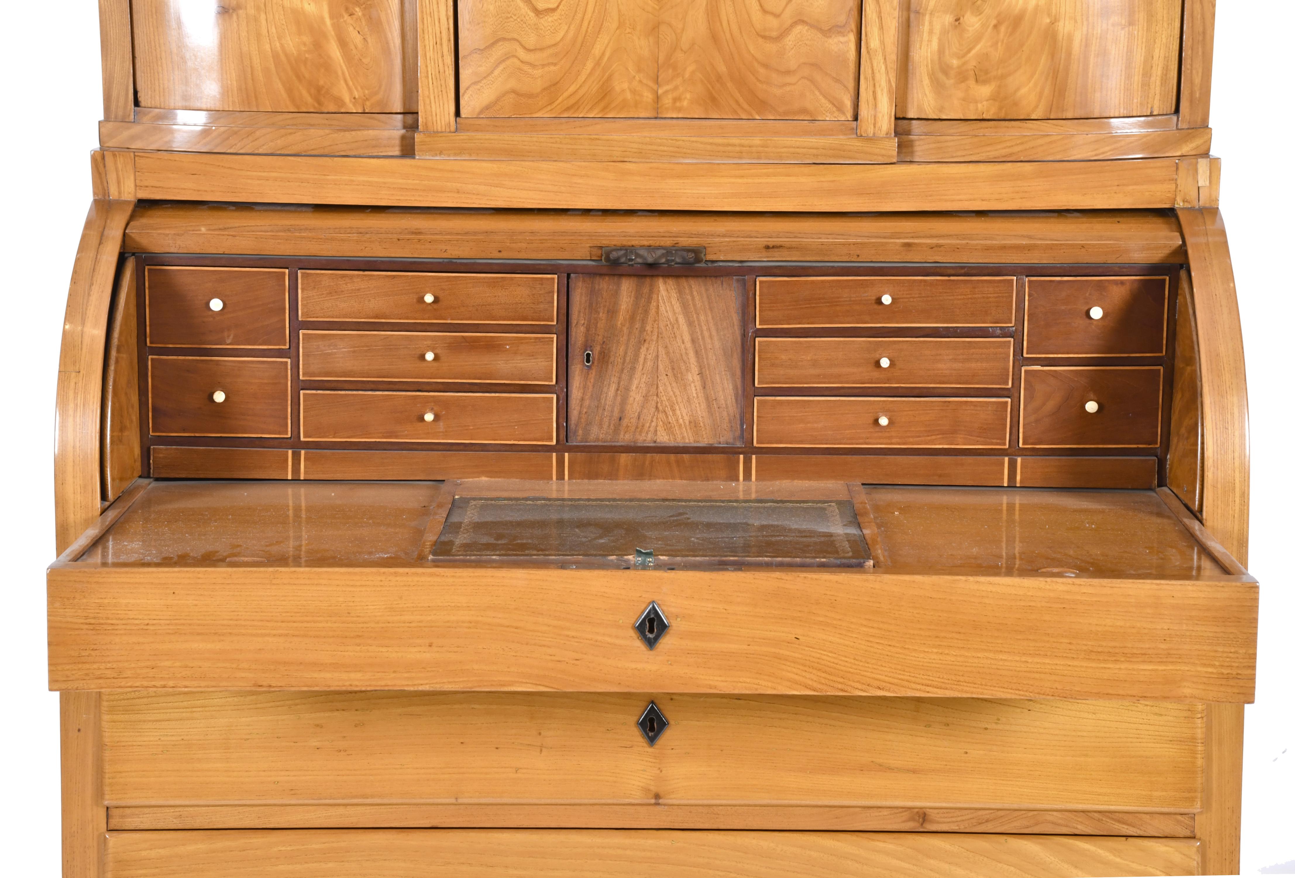 Mueble bureau siguiendo modelos Biedermeier, circa 1920.