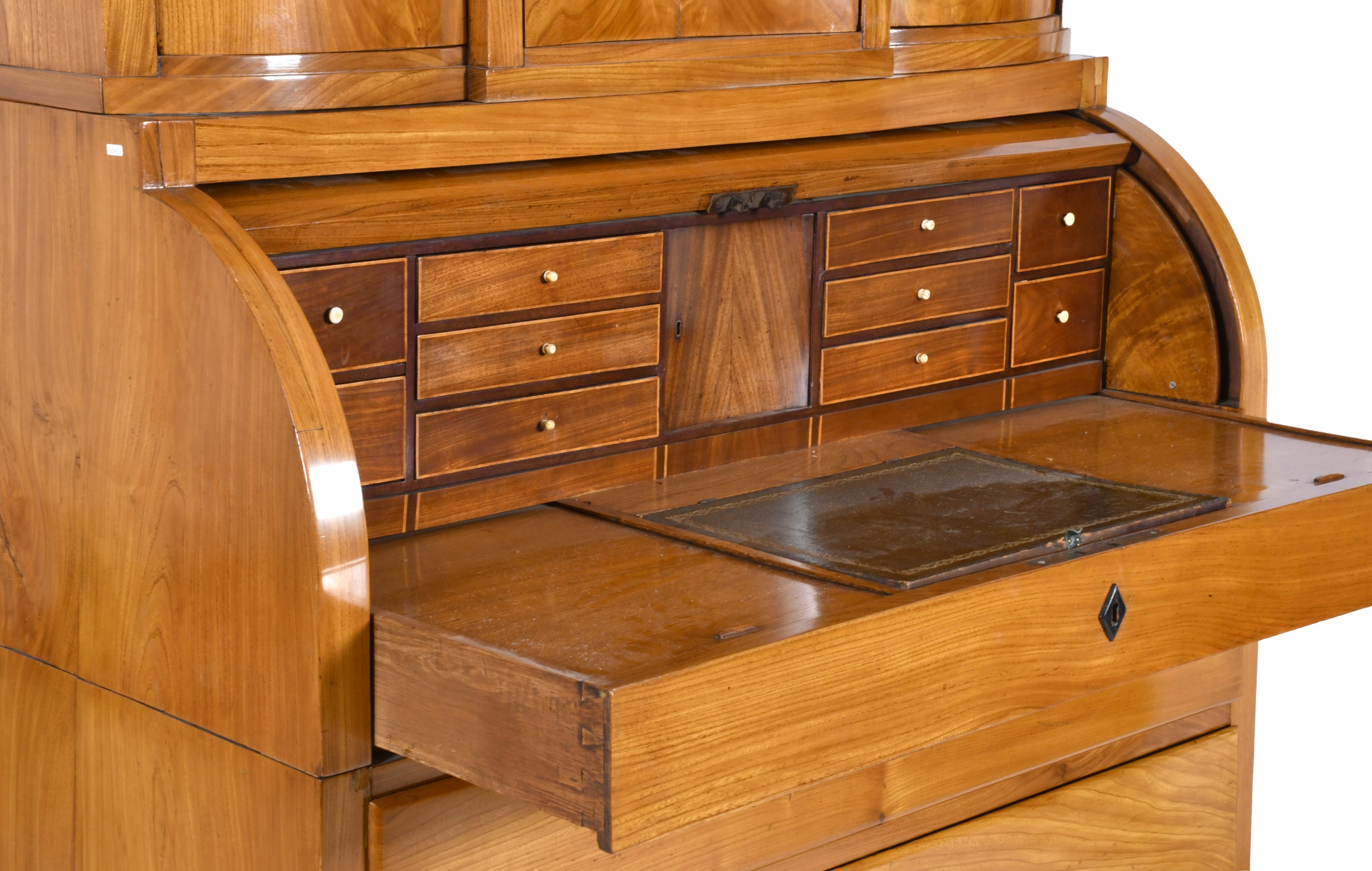 Mueble bureau siguiendo modelos Biedermeier, circa 1920.