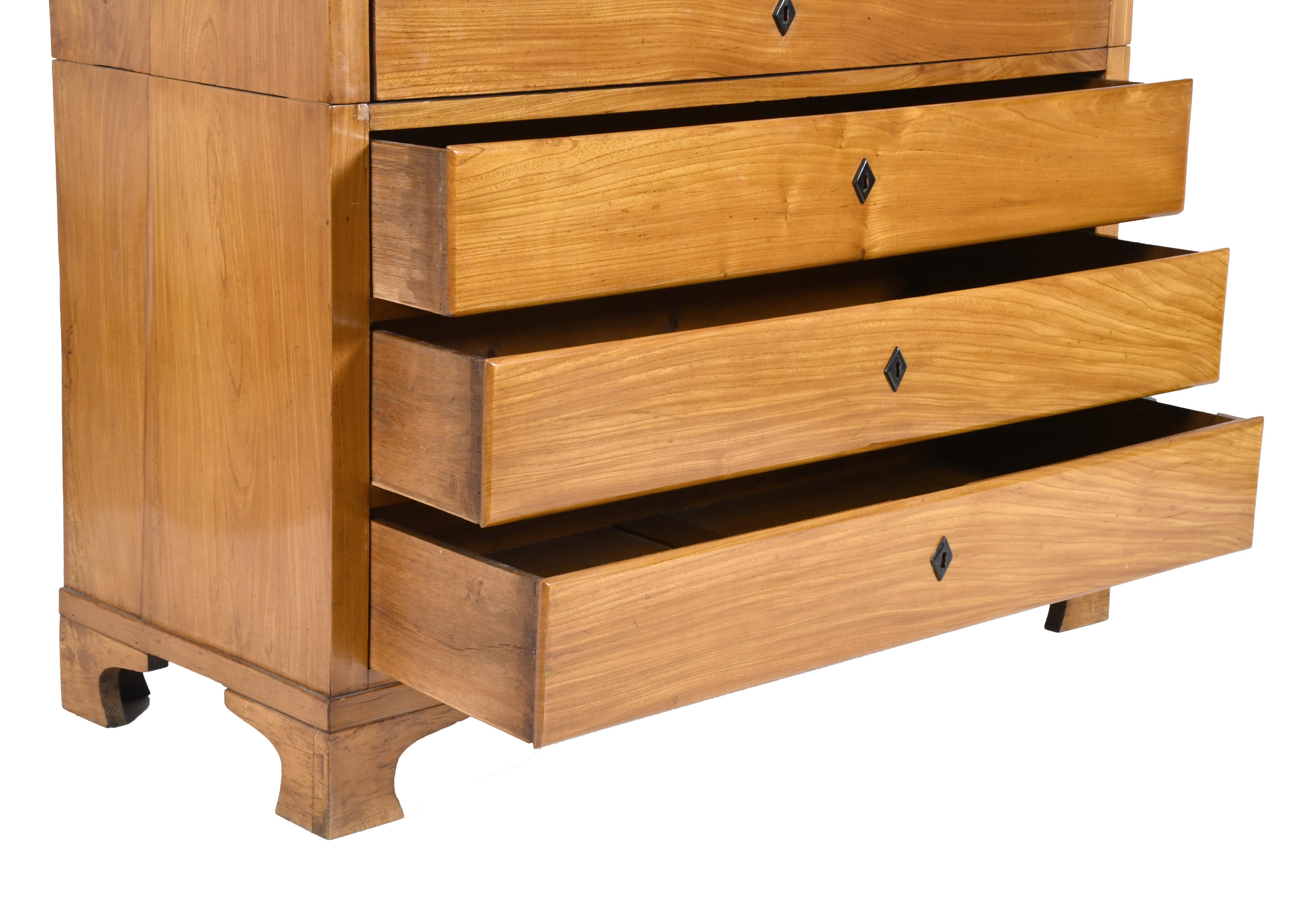 Mueble bureau siguiendo modelos Biedermeier, circa 1920.