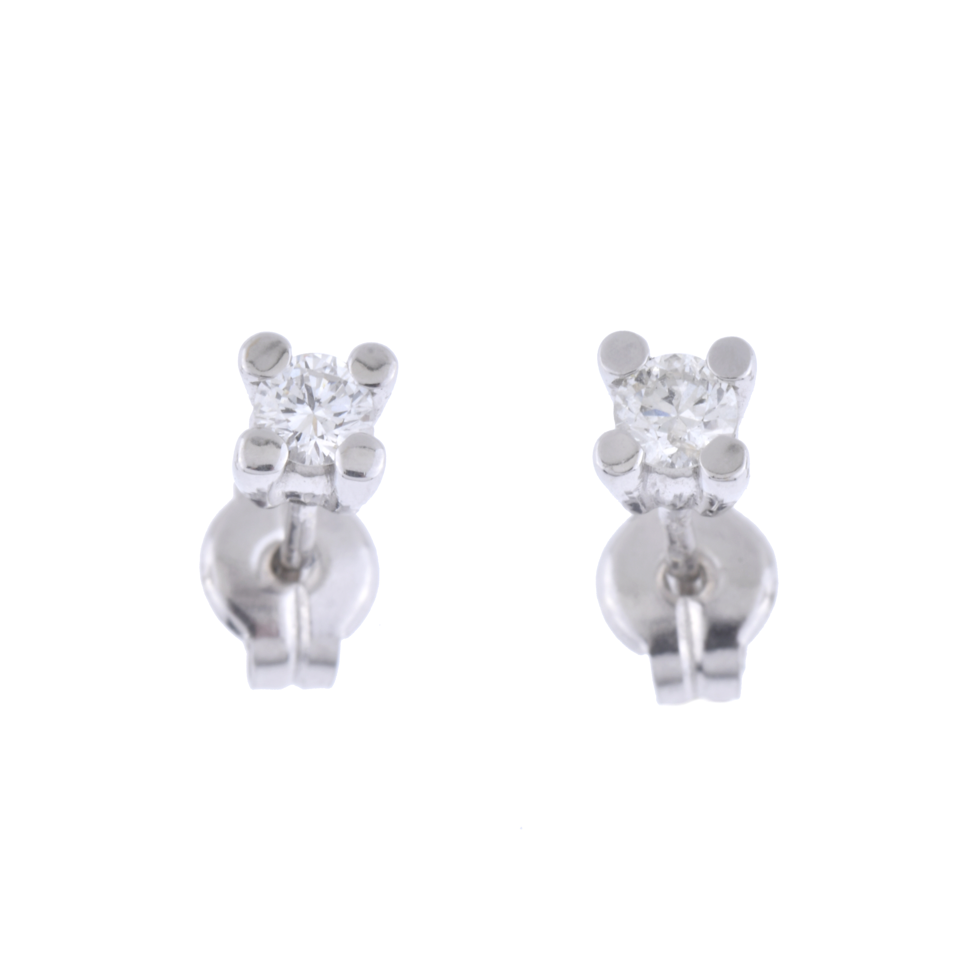 Pendientes con diamantes.