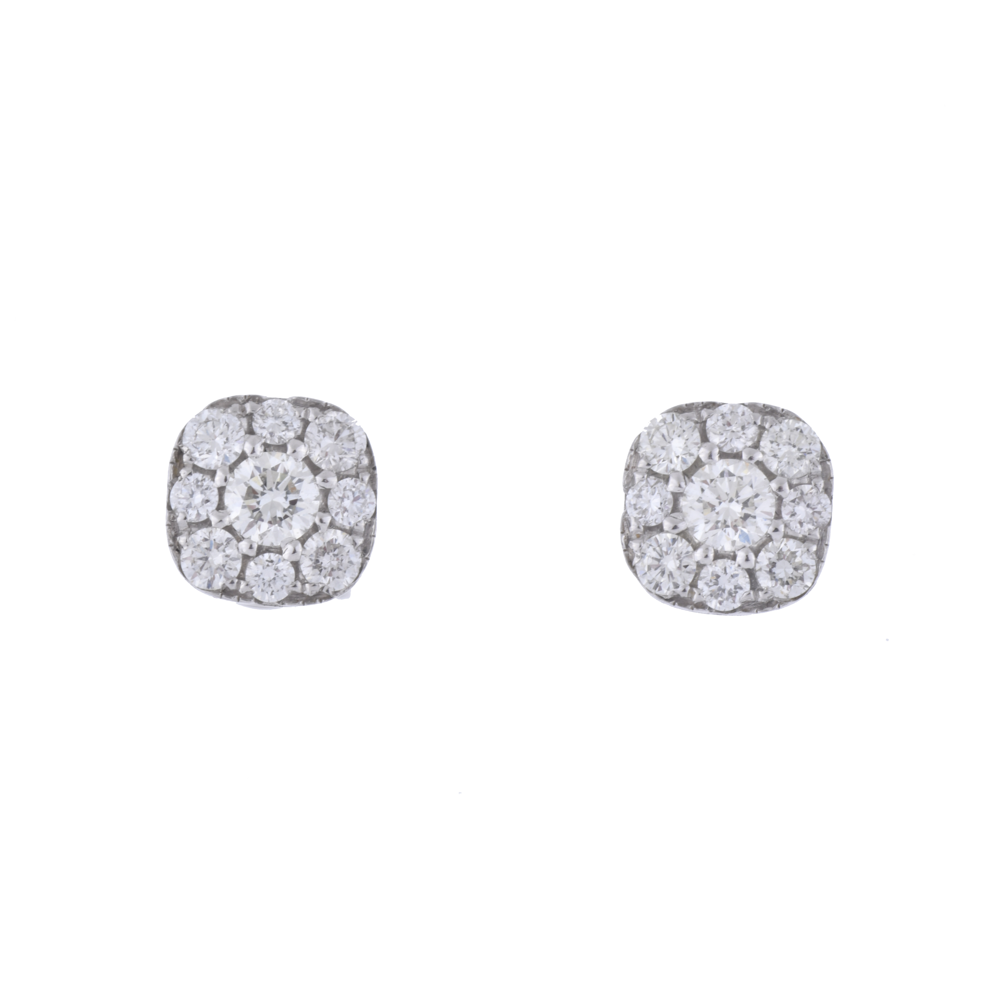 Pendientes con pavé de diamantes.
