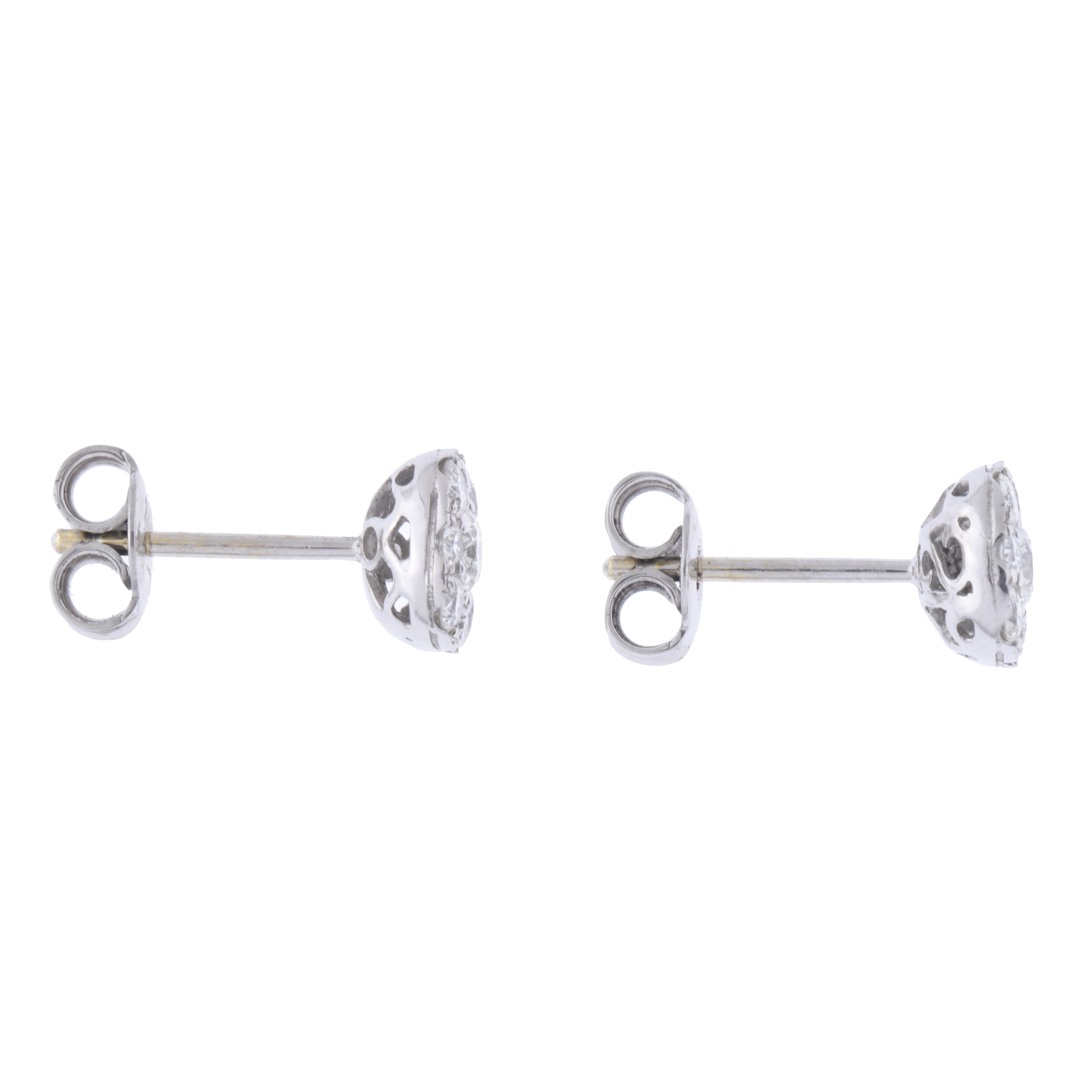 Pendientes con pavé de diamantes.