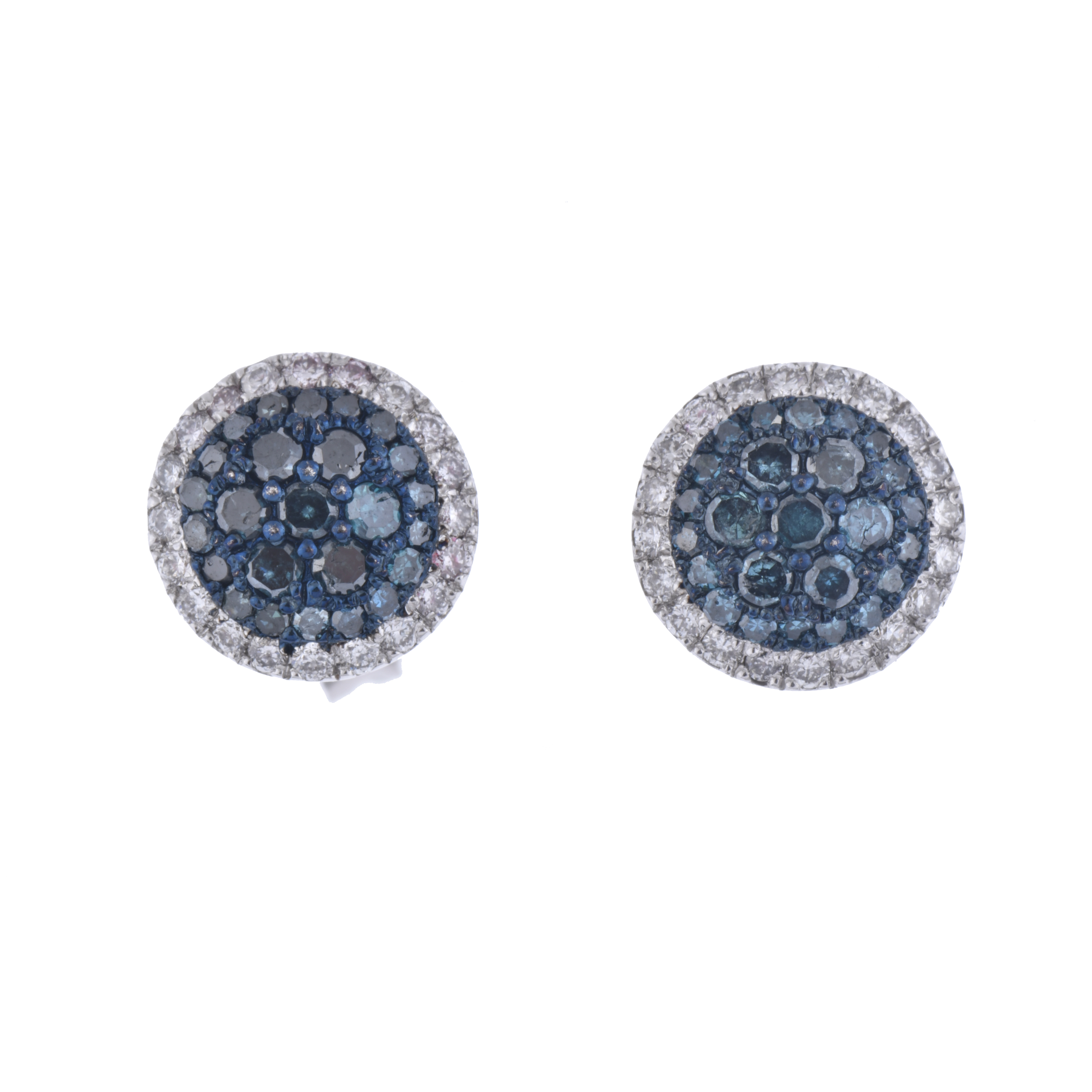 Pendientes con diamantes.