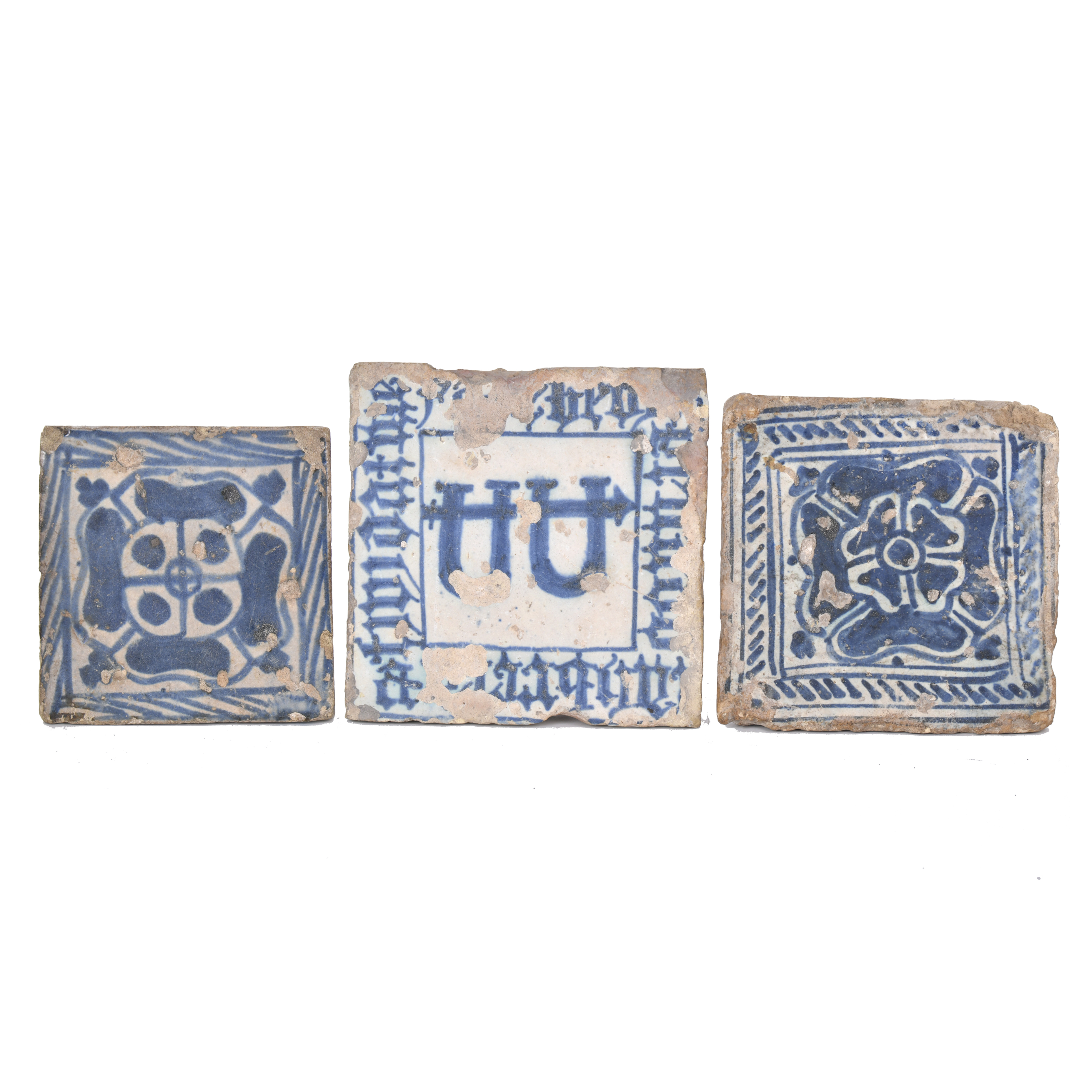 Lote de dos azulejos valencianos y un azulejo mudéjar, sigl