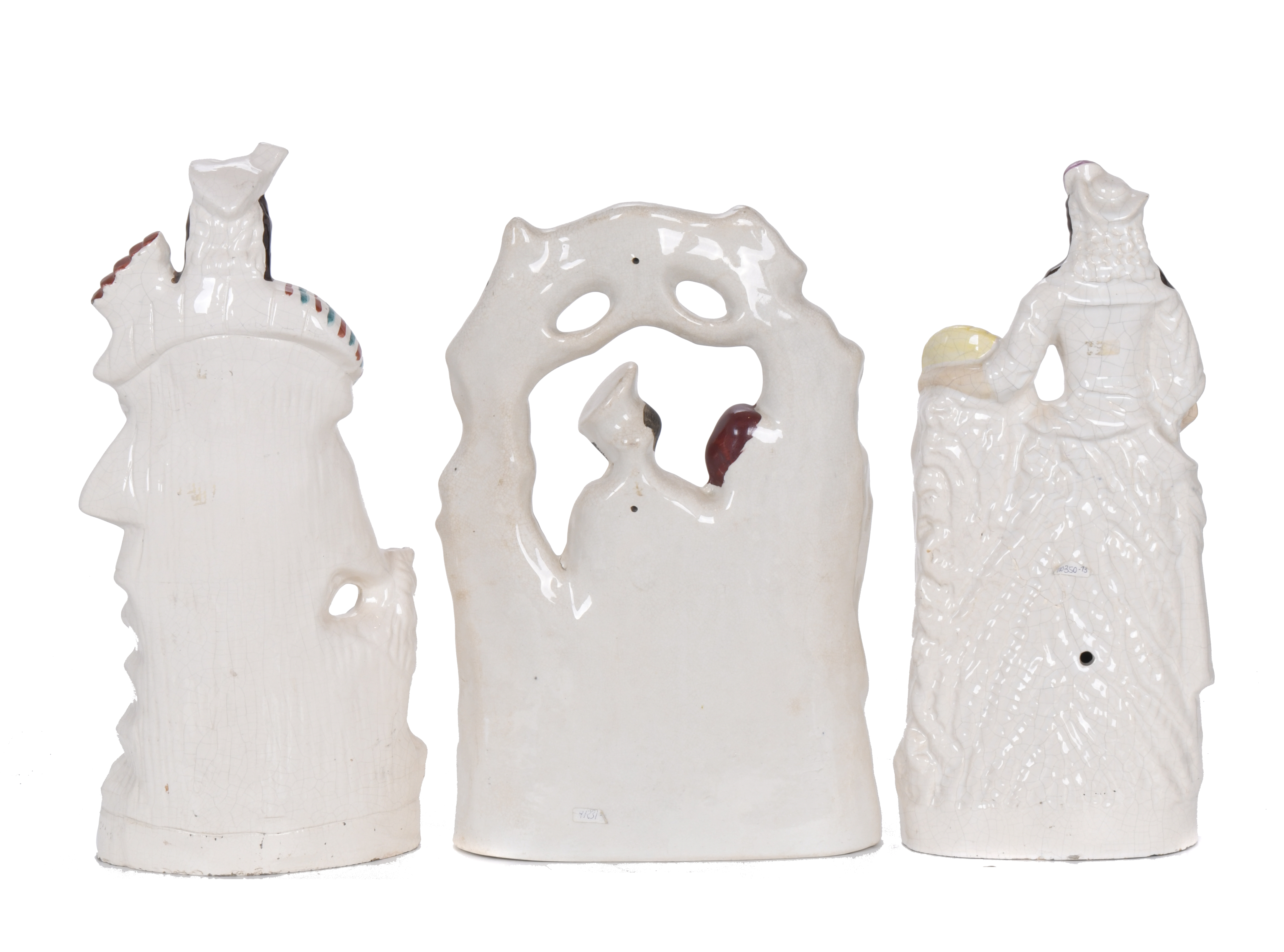 Lote de seis figuras en cerámica inglesa Staffordshire, sig