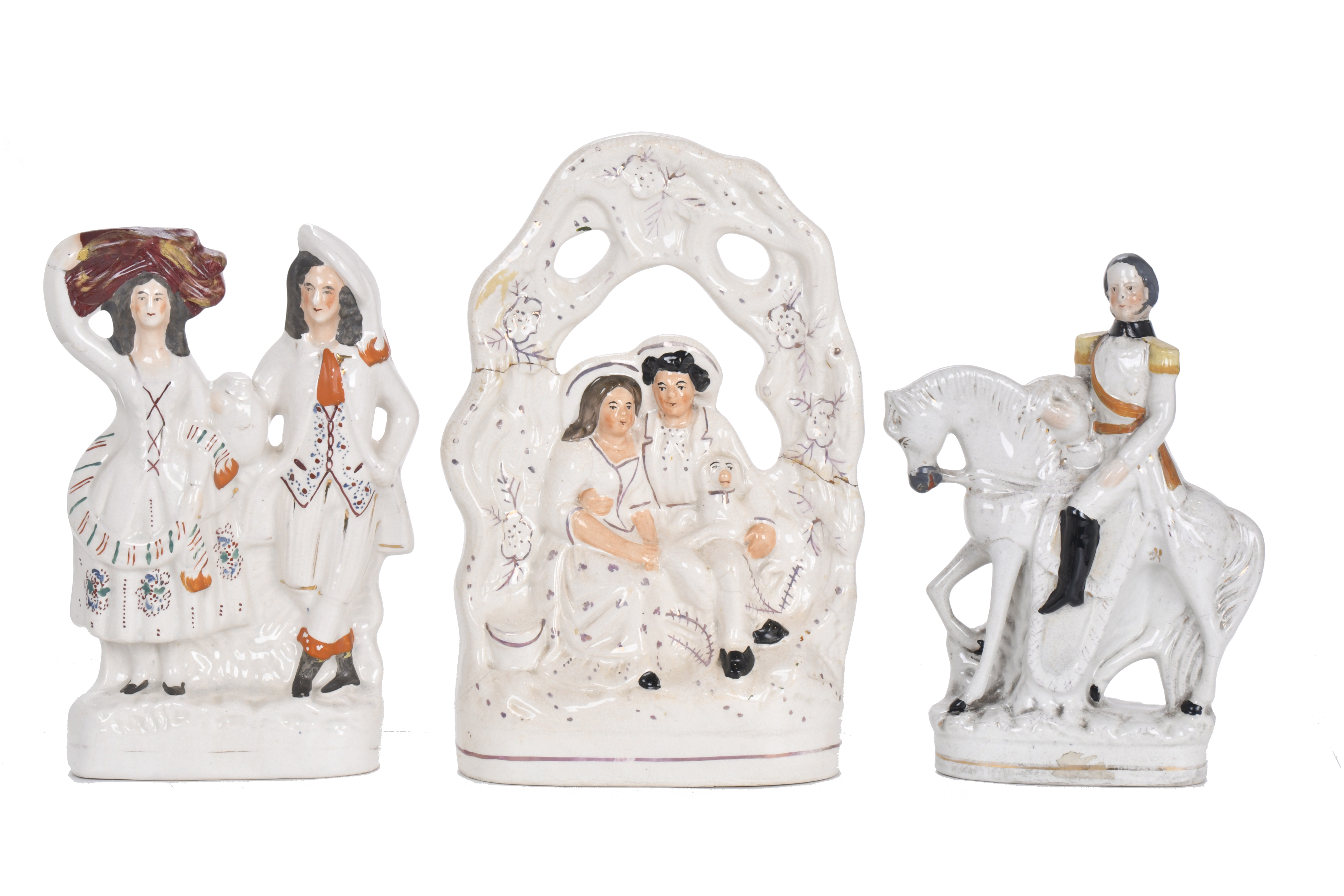 Lote de seis figuras en cerámica inglesa Staffordshire, sig