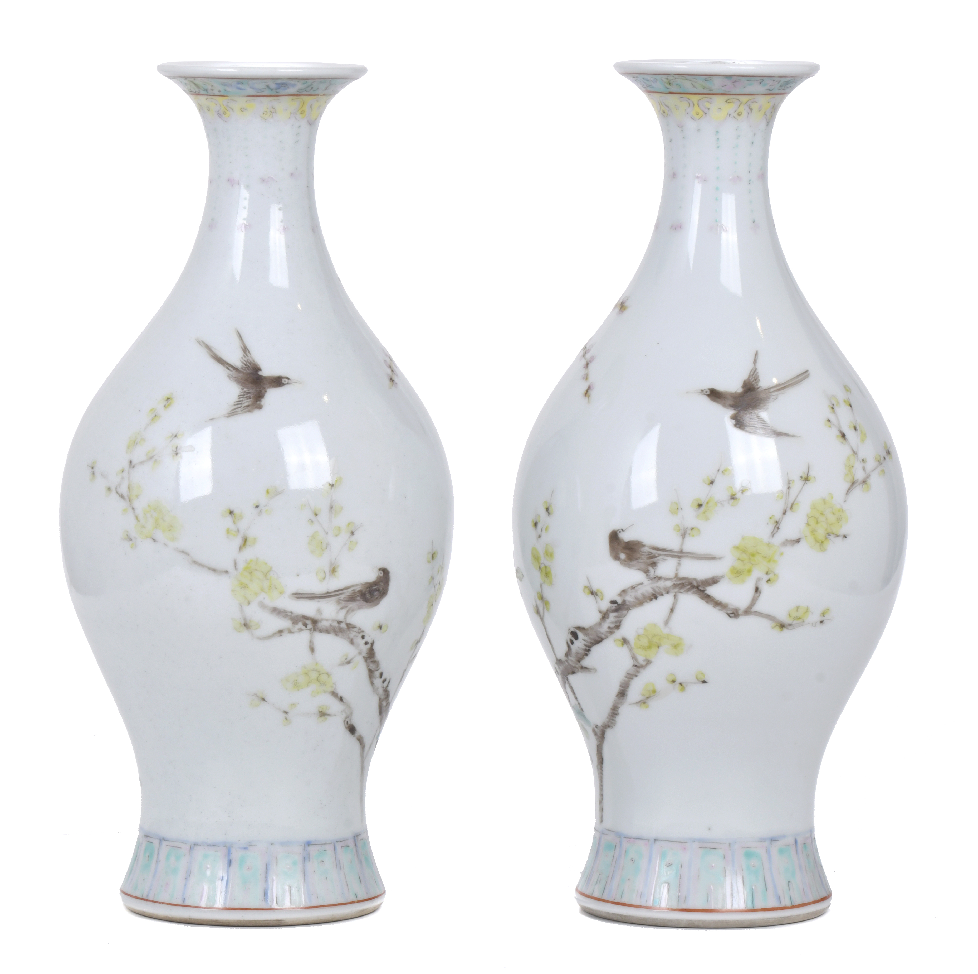 ESCUELA CHINA, SIGLO XX. Pareja de jarrones Familia Rosa.