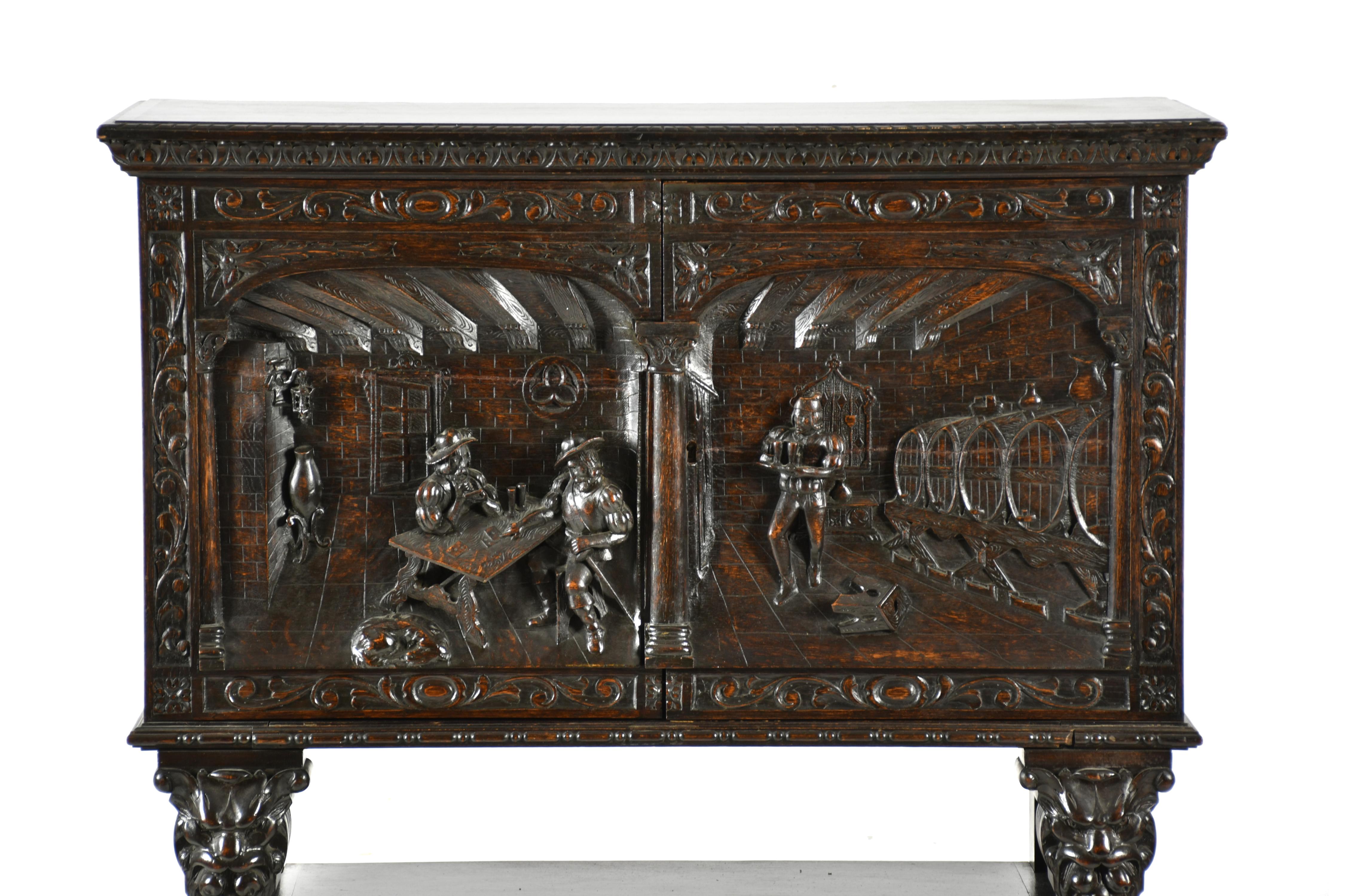 Mueble aparador de estilo Renacentista, siglo XX.