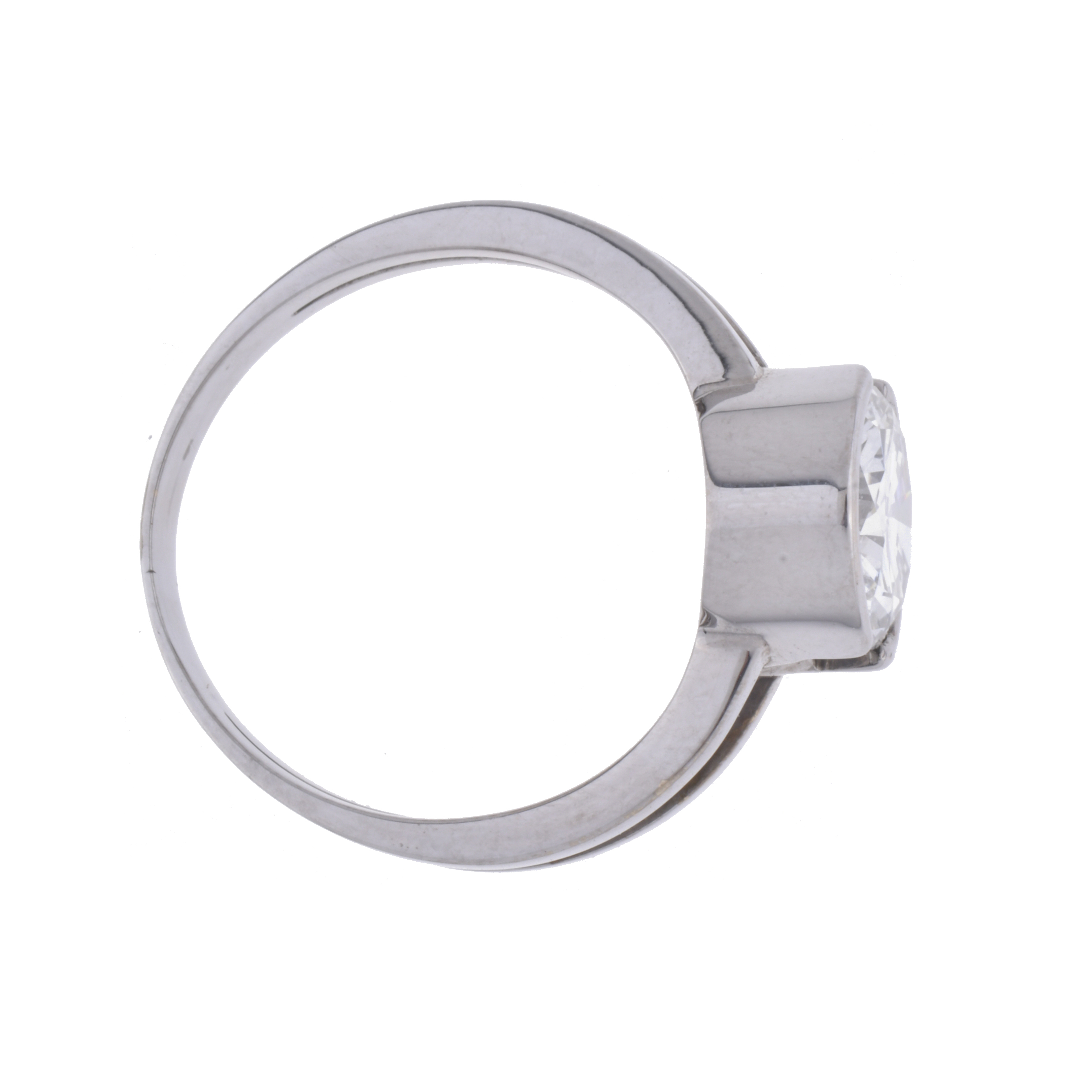 Anillo solitario con diamante.