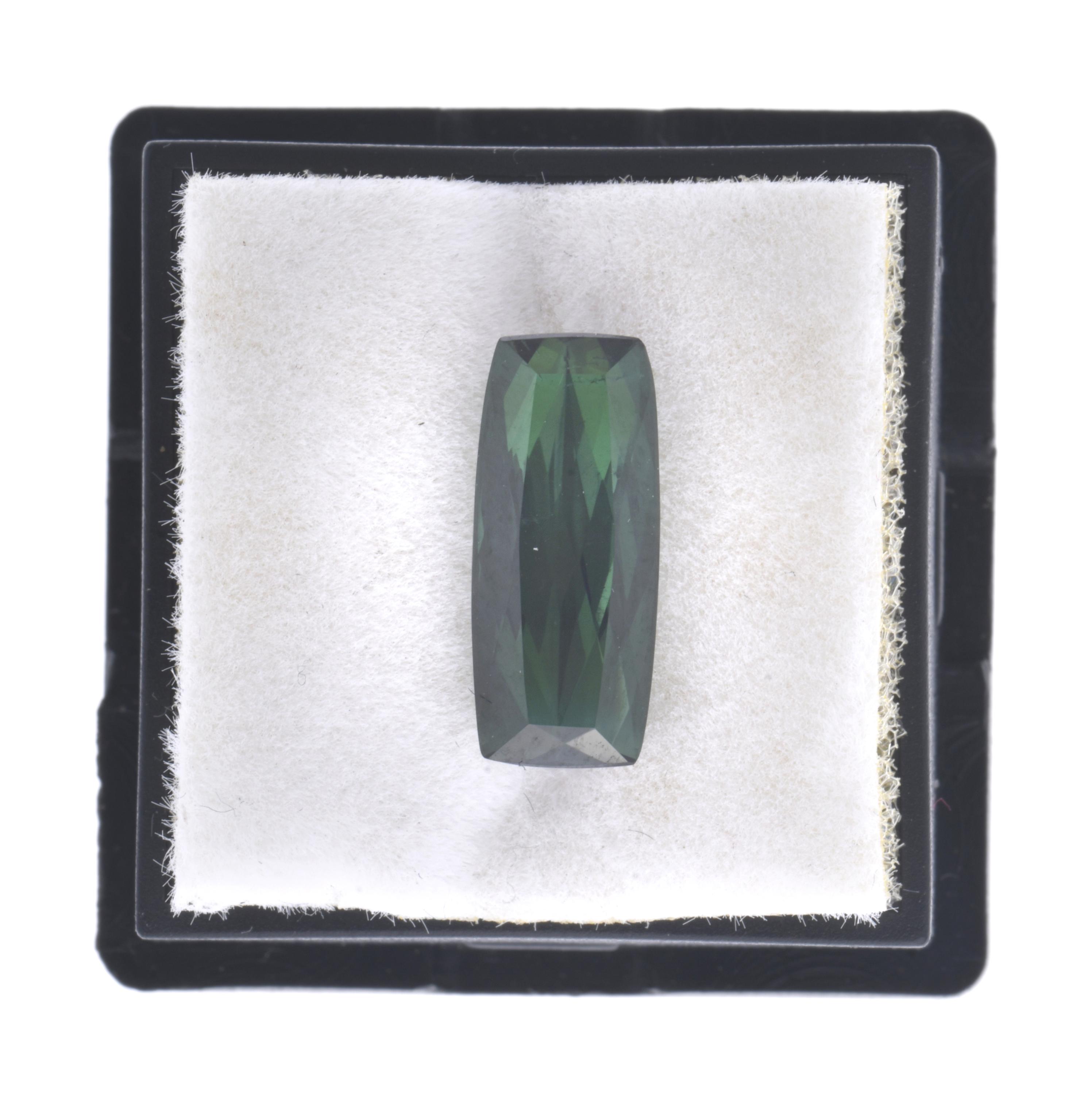 Turmalina verde sin montar.