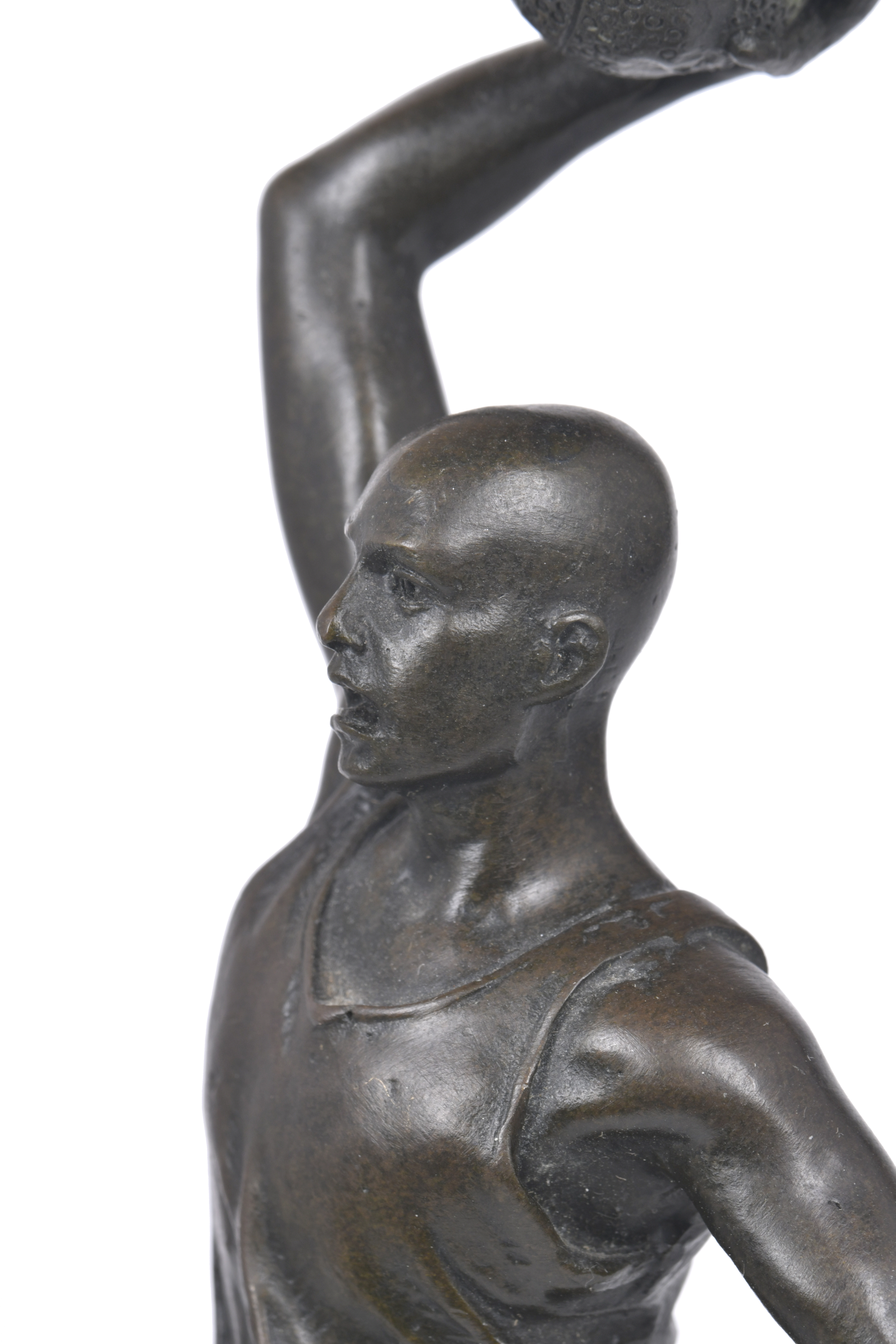 MIGUEL FERNÁNDEZ LÓPEZ, "MILO" (1955). "Jugador de básquet".