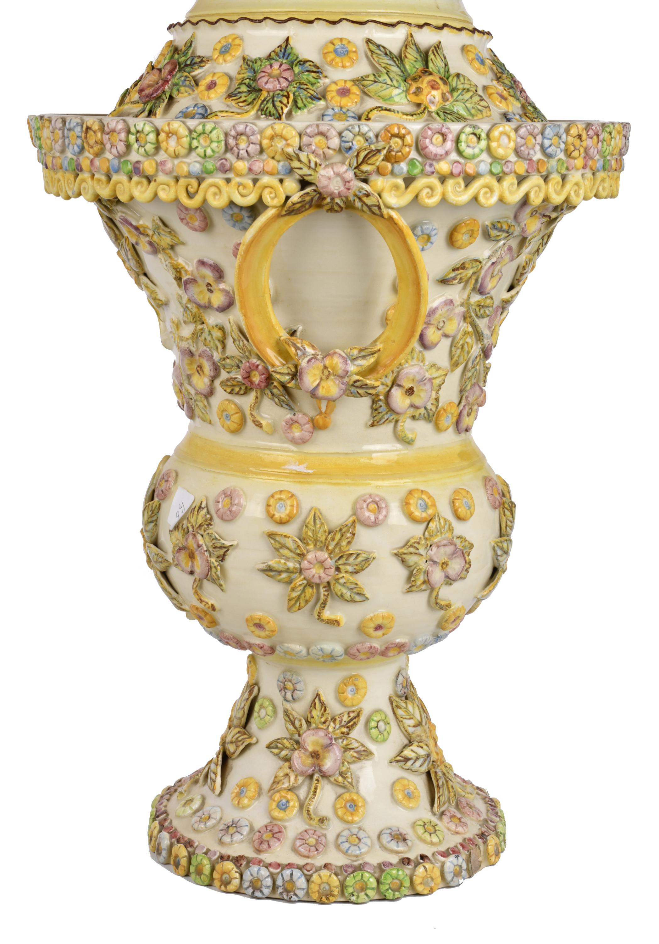 Gran jarrón en porcelana, siglo XX. 
