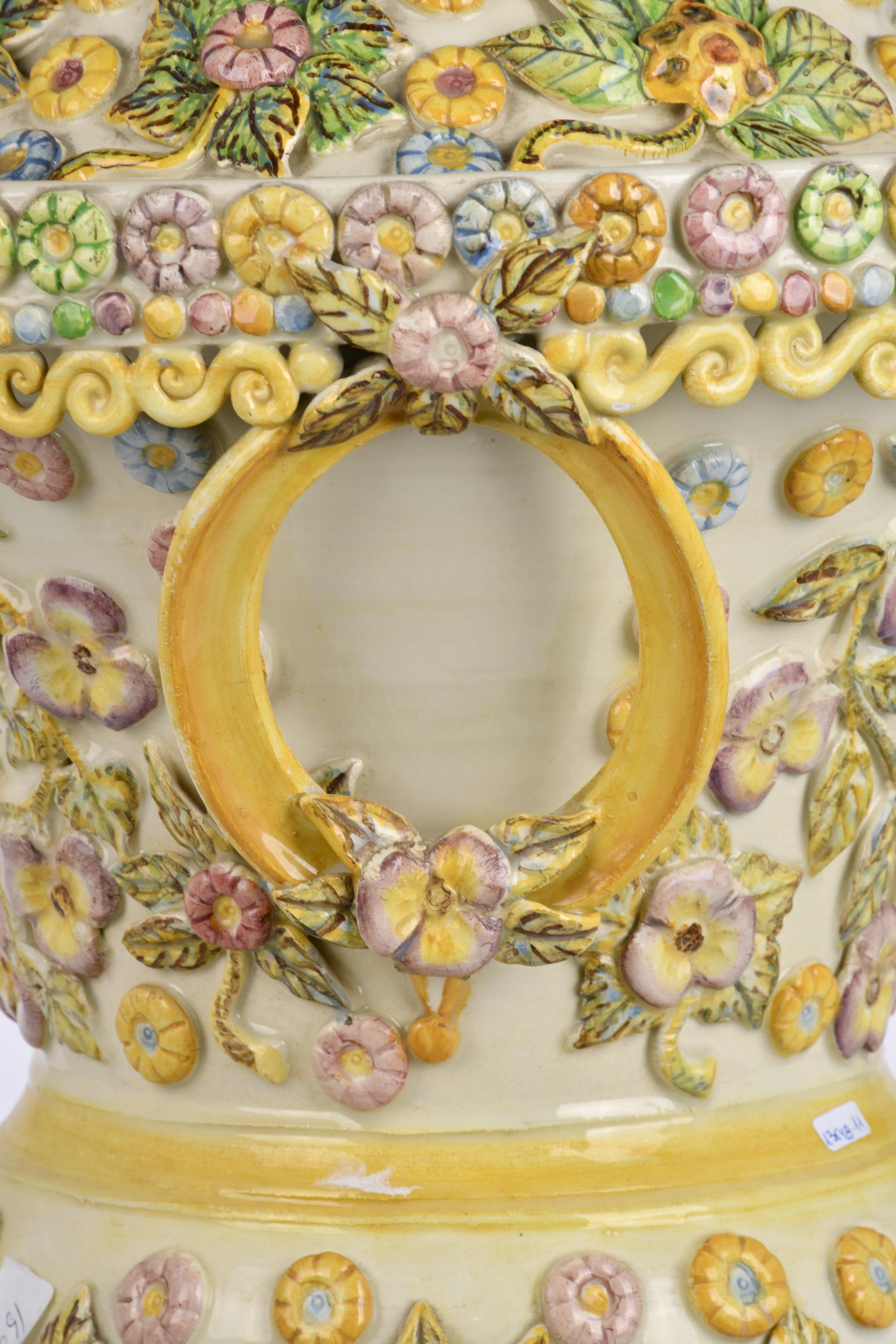 Gran jarrón en porcelana, siglo XX. 