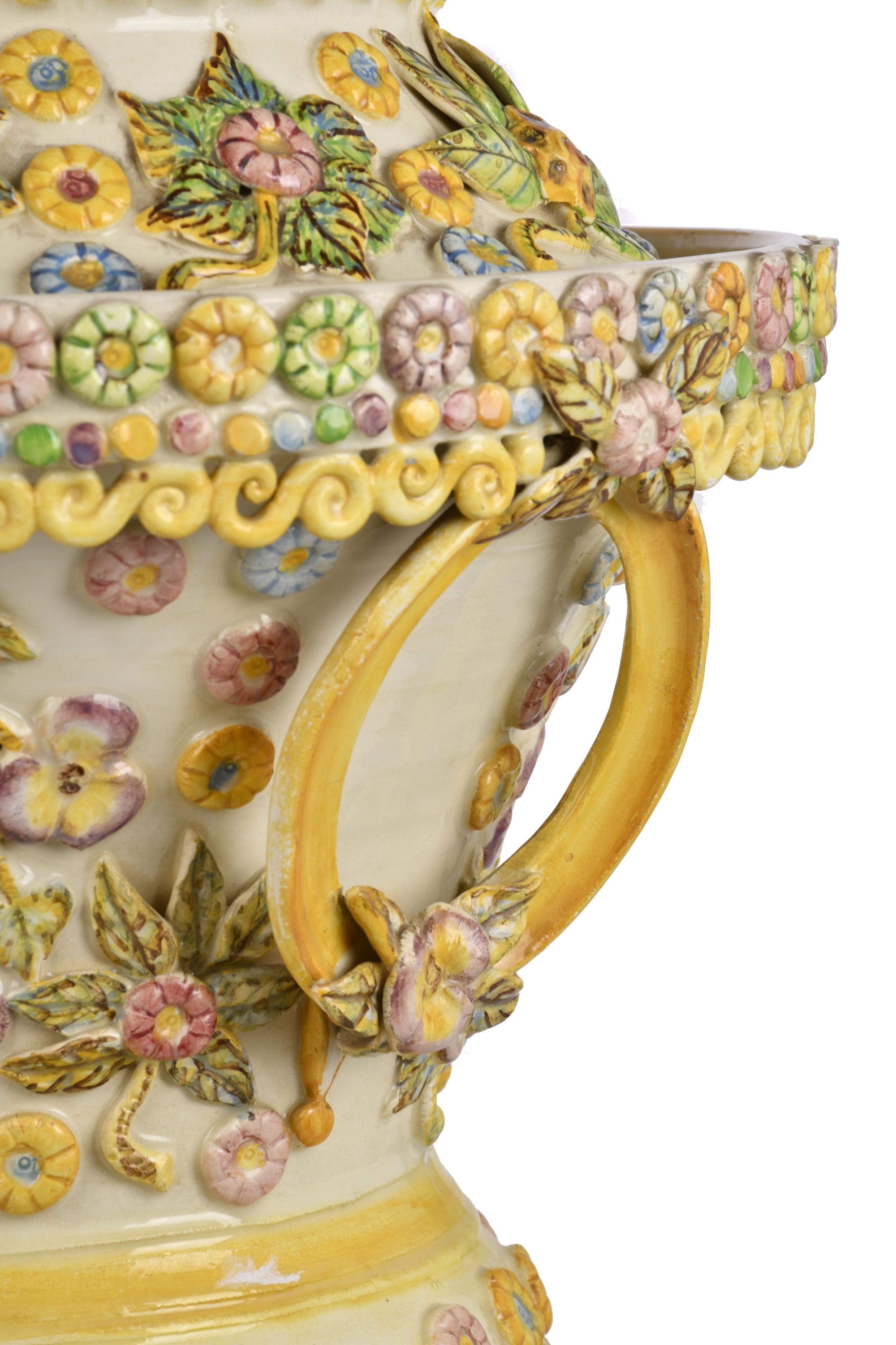 Gran jarrón en porcelana, siglo XX. 