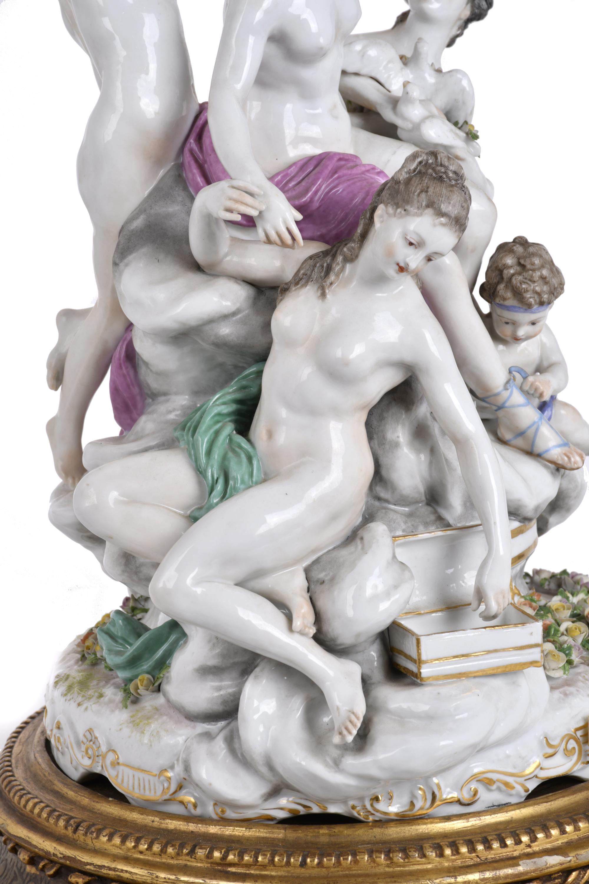 SIGUIENDO MODELOS DE MEISSEN. "El baño de Diana", siglo XX. 