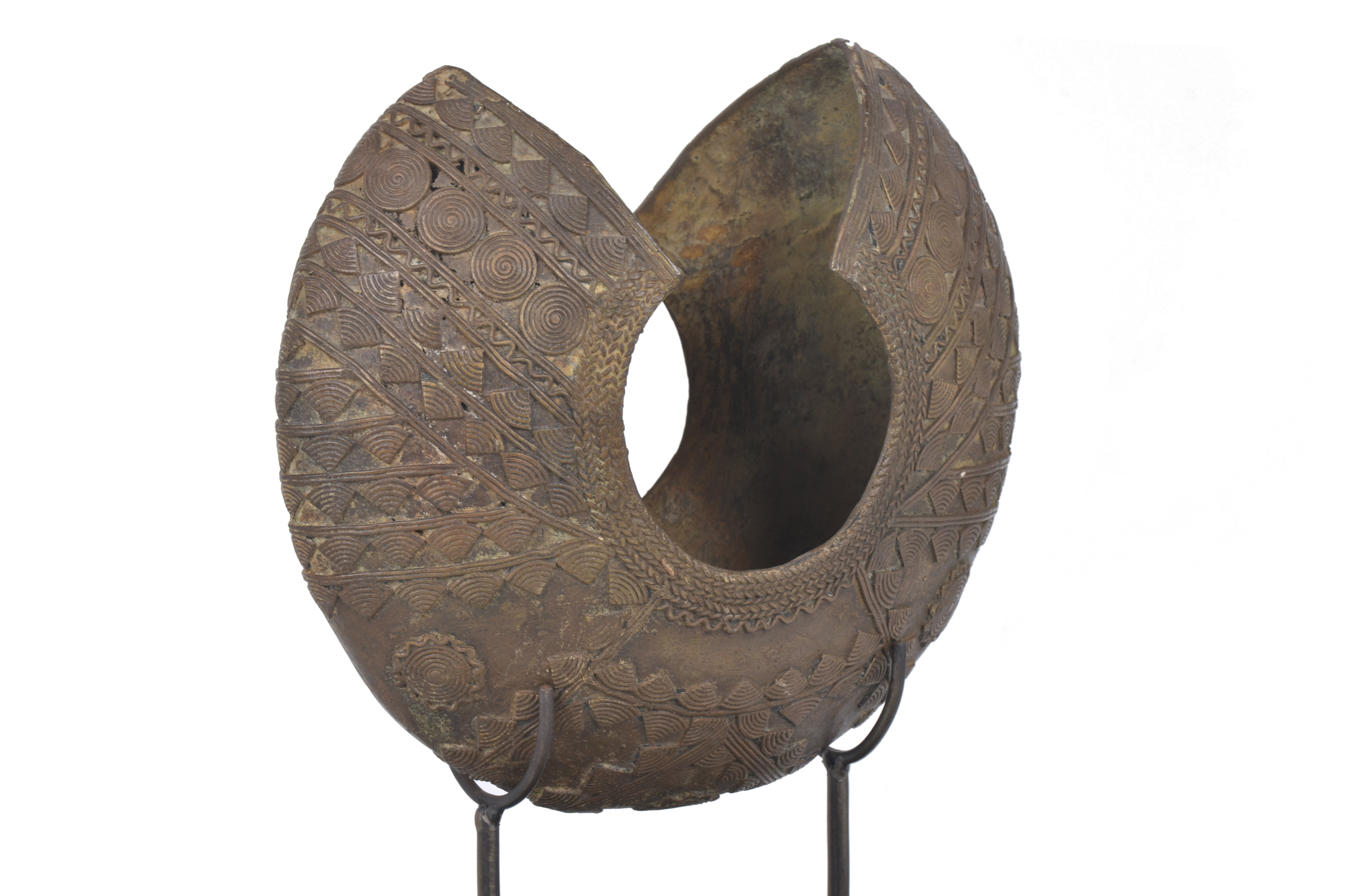 ESCUELA AFRICANA, SIGLO XX.   Brazalete, probabalemente de 