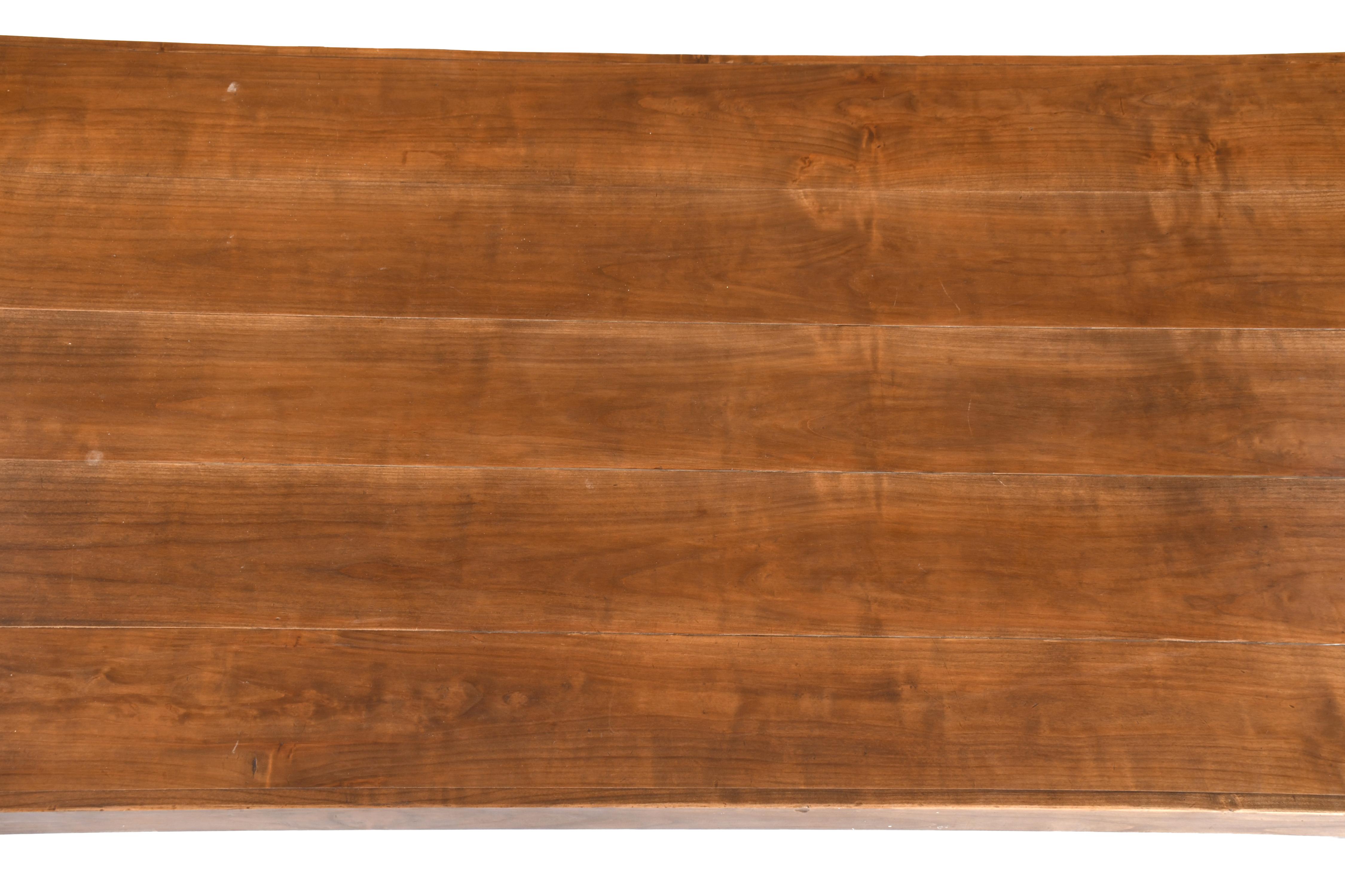 Mesa con patas de lira, siglo XX. 