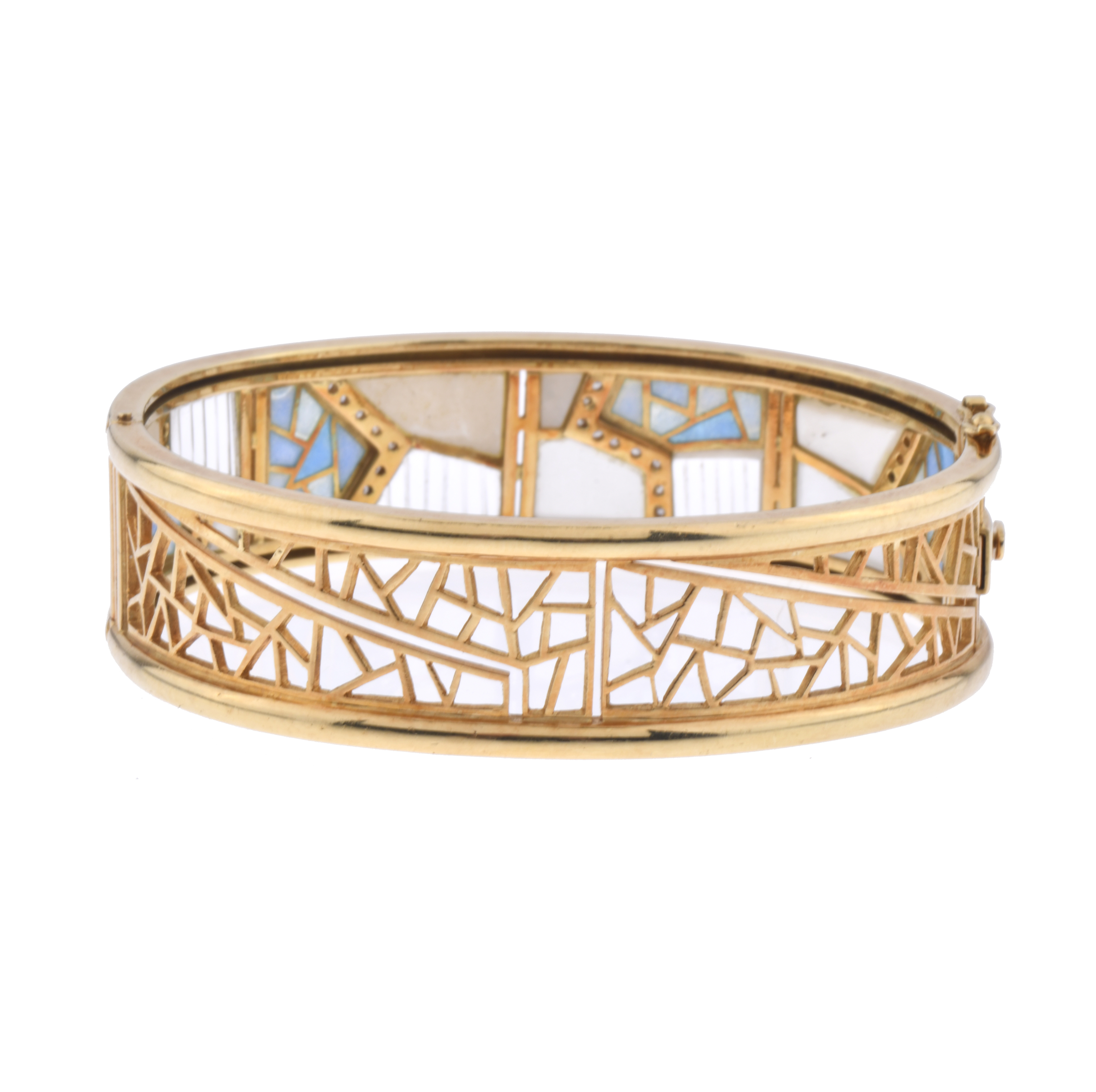 Bagués. Pulsera con diamantes esmalte y madre perla.