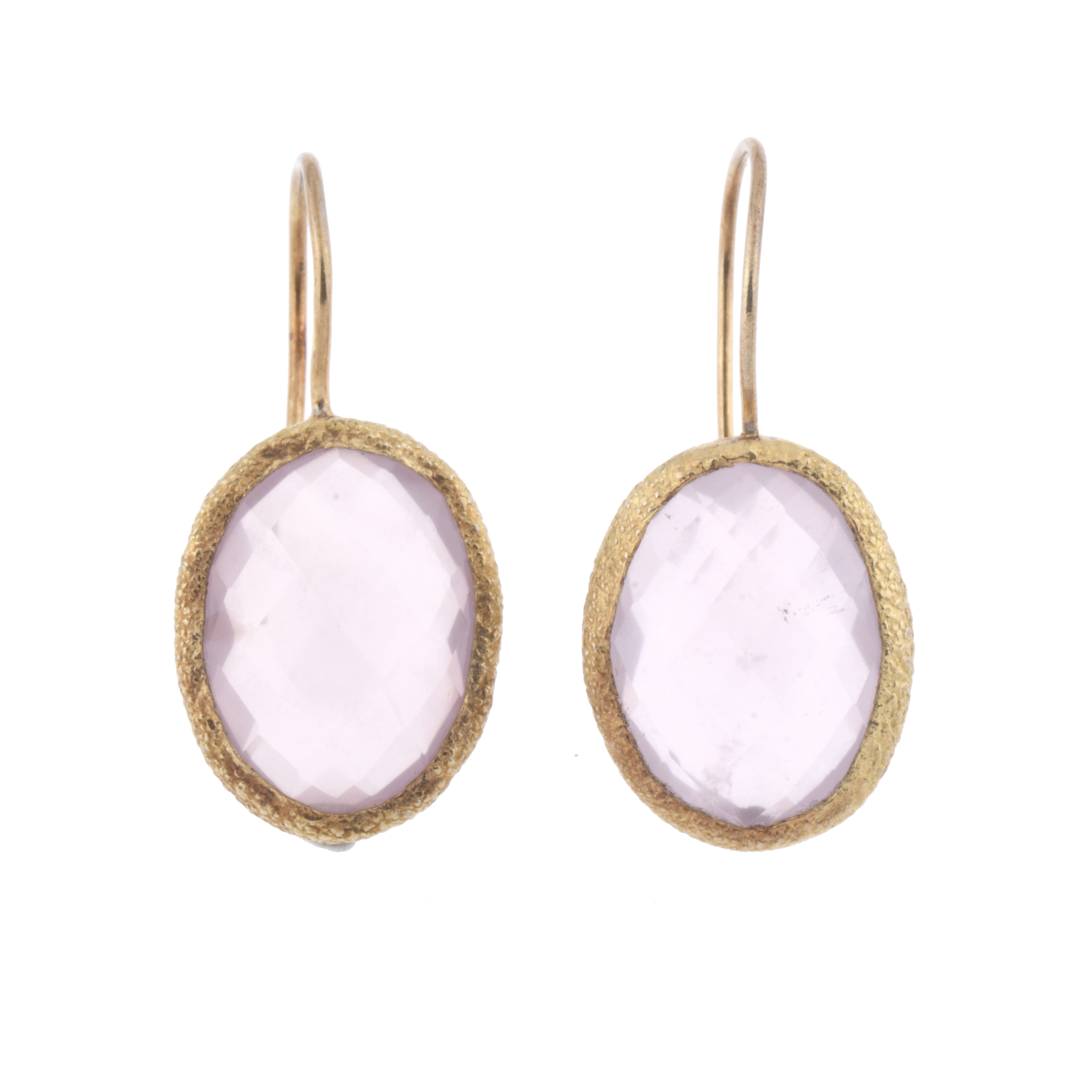 Pendientes con cuarzo rosa.
