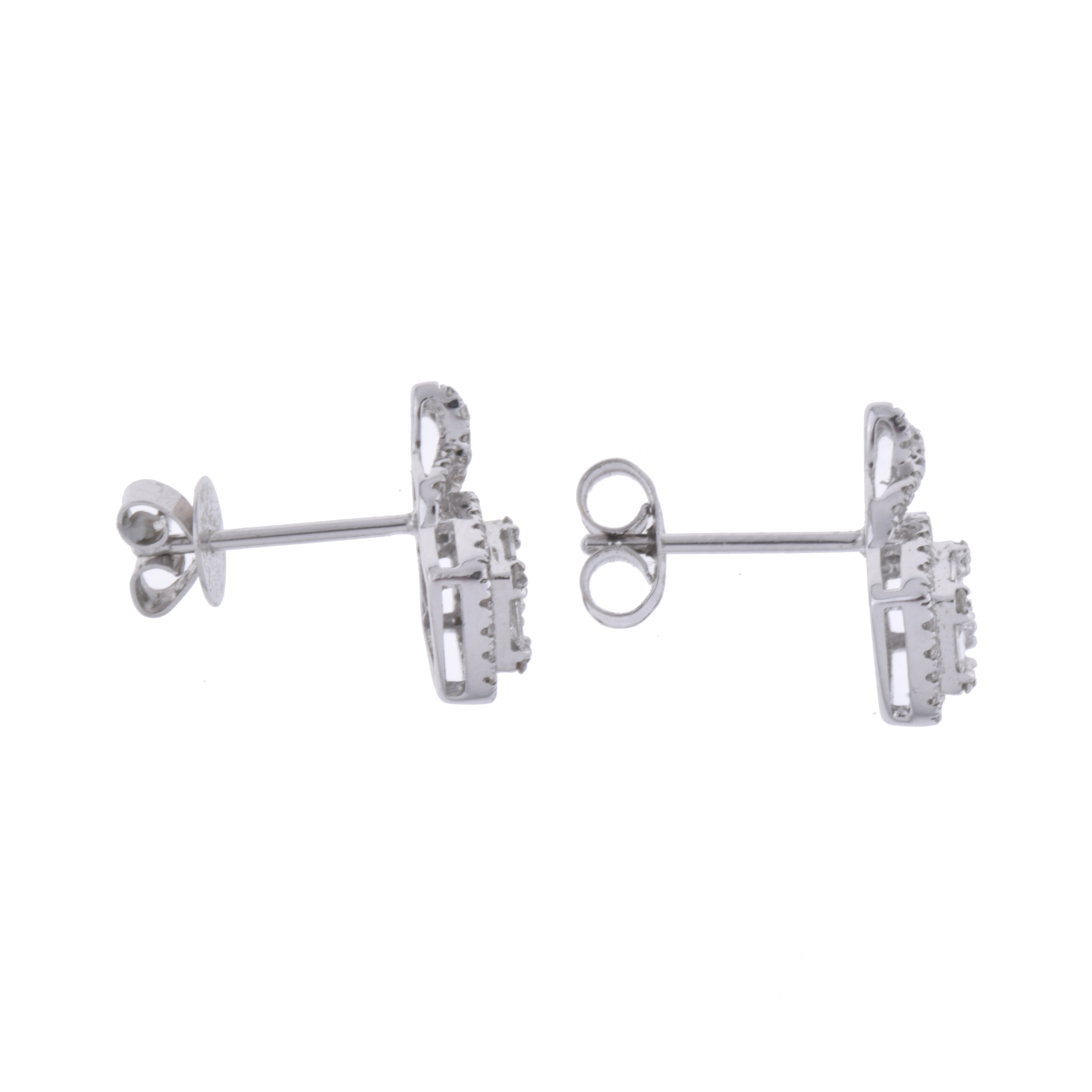 Pendientes con diamantes.