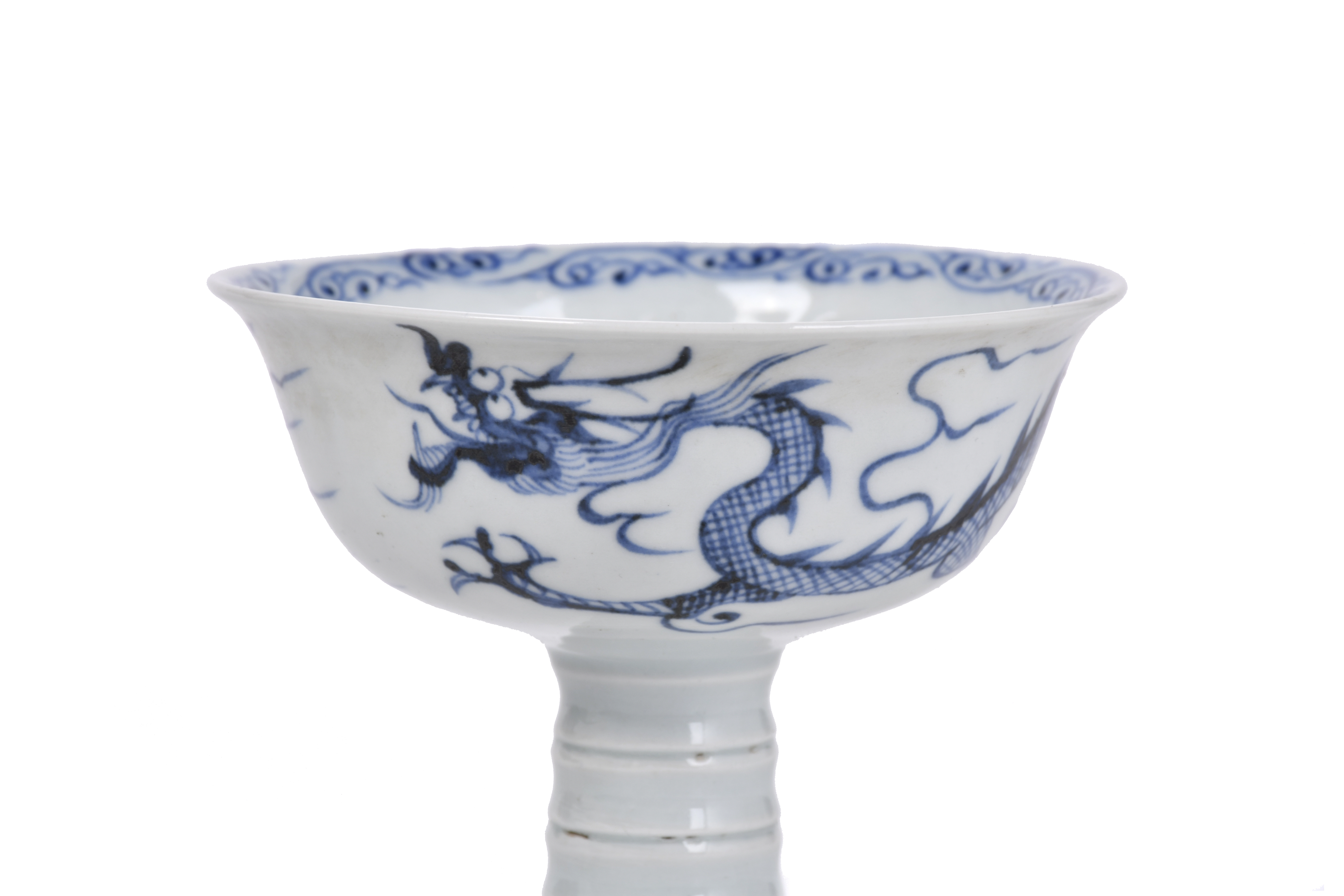 ESCUELA CHINA, SIGLO XX. Copa de tallo siguiendo modelos de