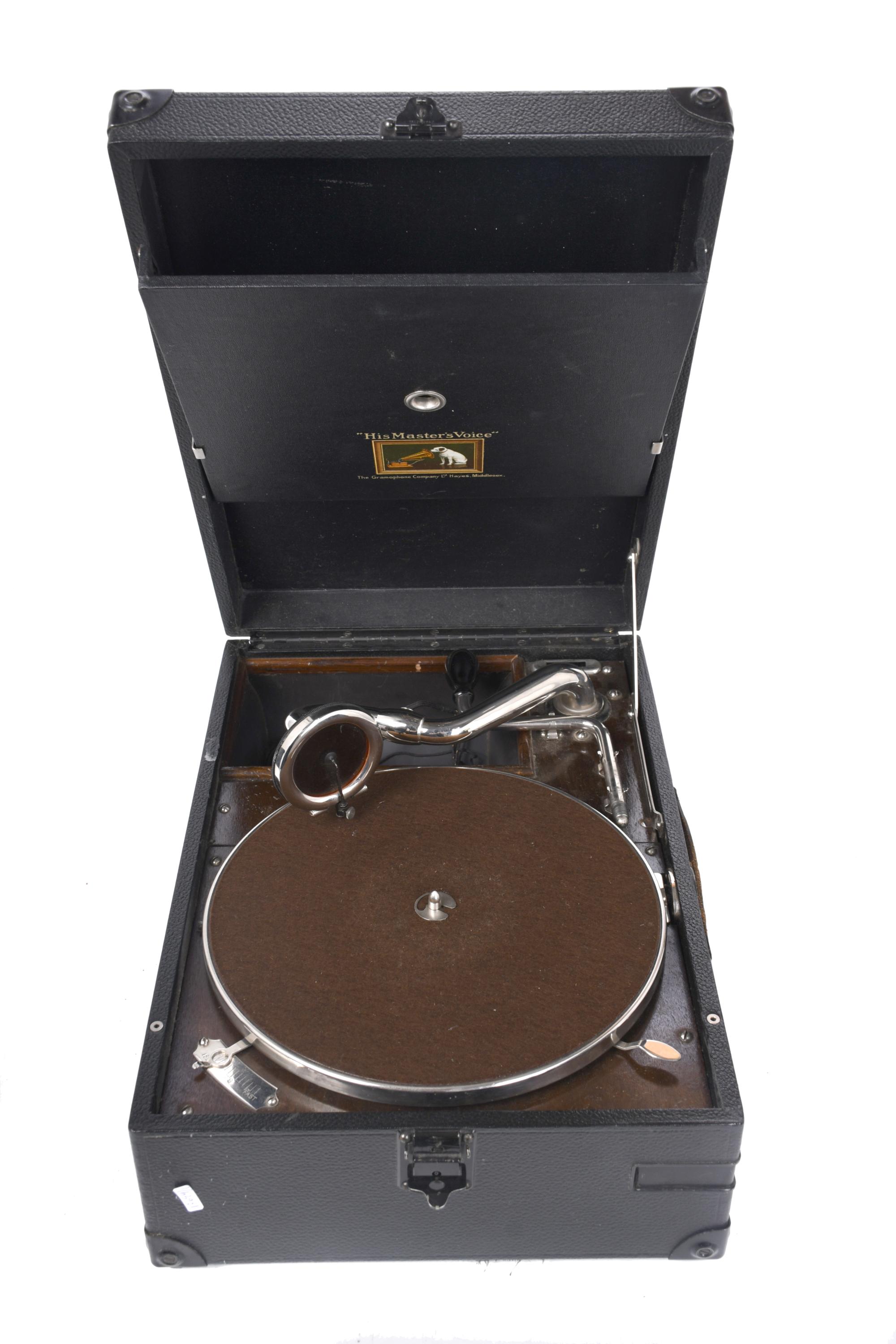 Lote de Gramófono portátil "His Master&#39;s Voice" y curso de 