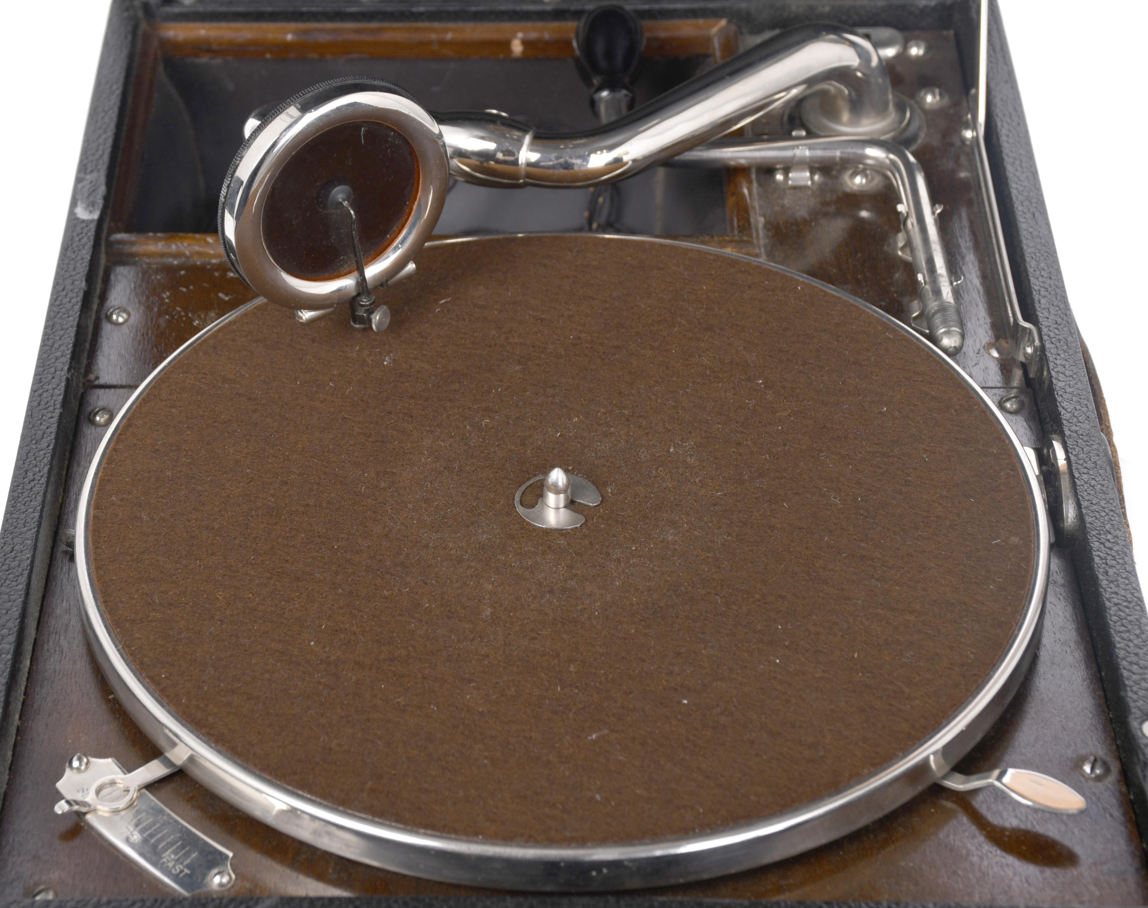 Lote de Gramófono portátil "His Master&#39;s Voice" y curso de 