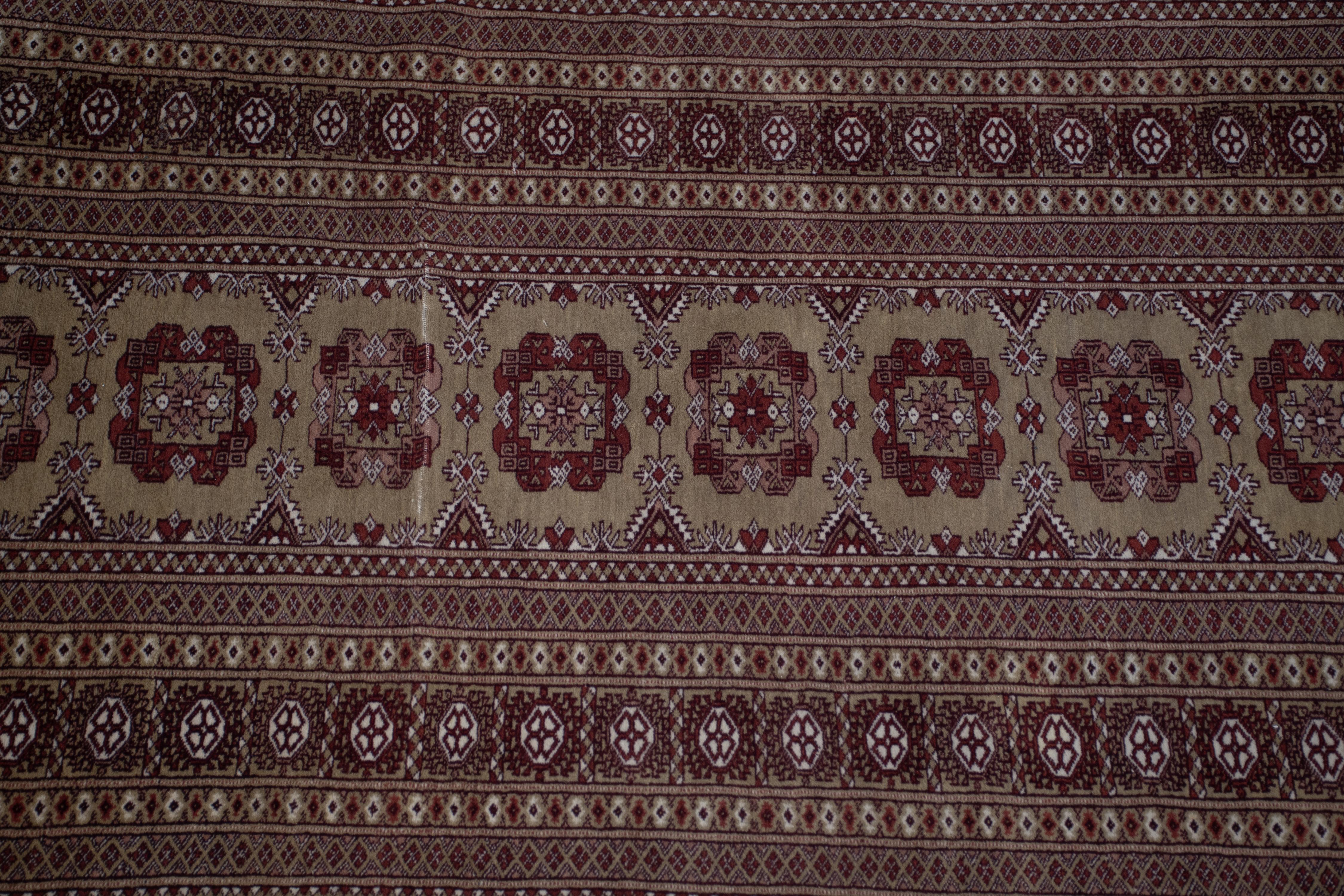 Alfombra paquistaní, siglo XX.