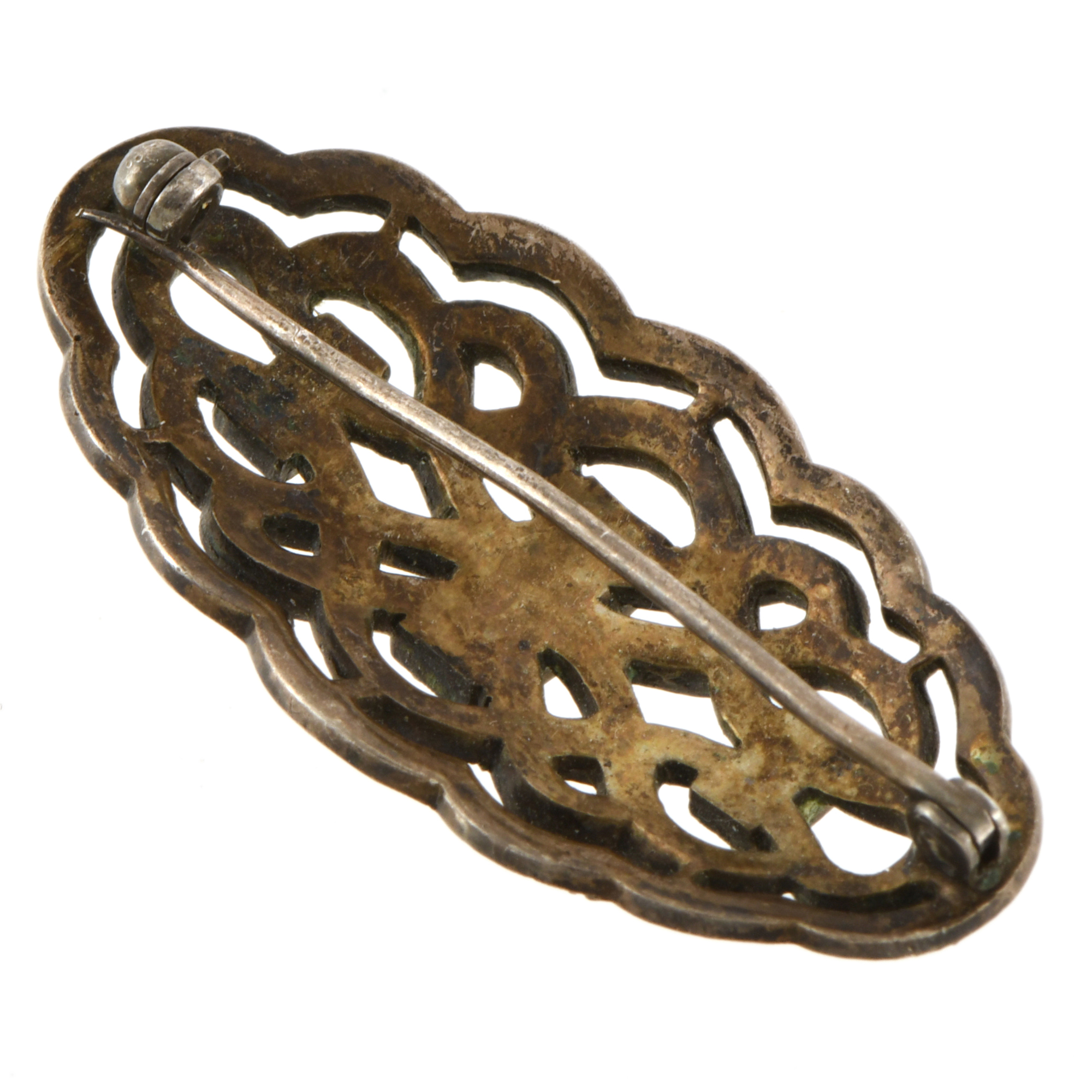 Conjunto de broche anillo y coltgante estilo art déco.