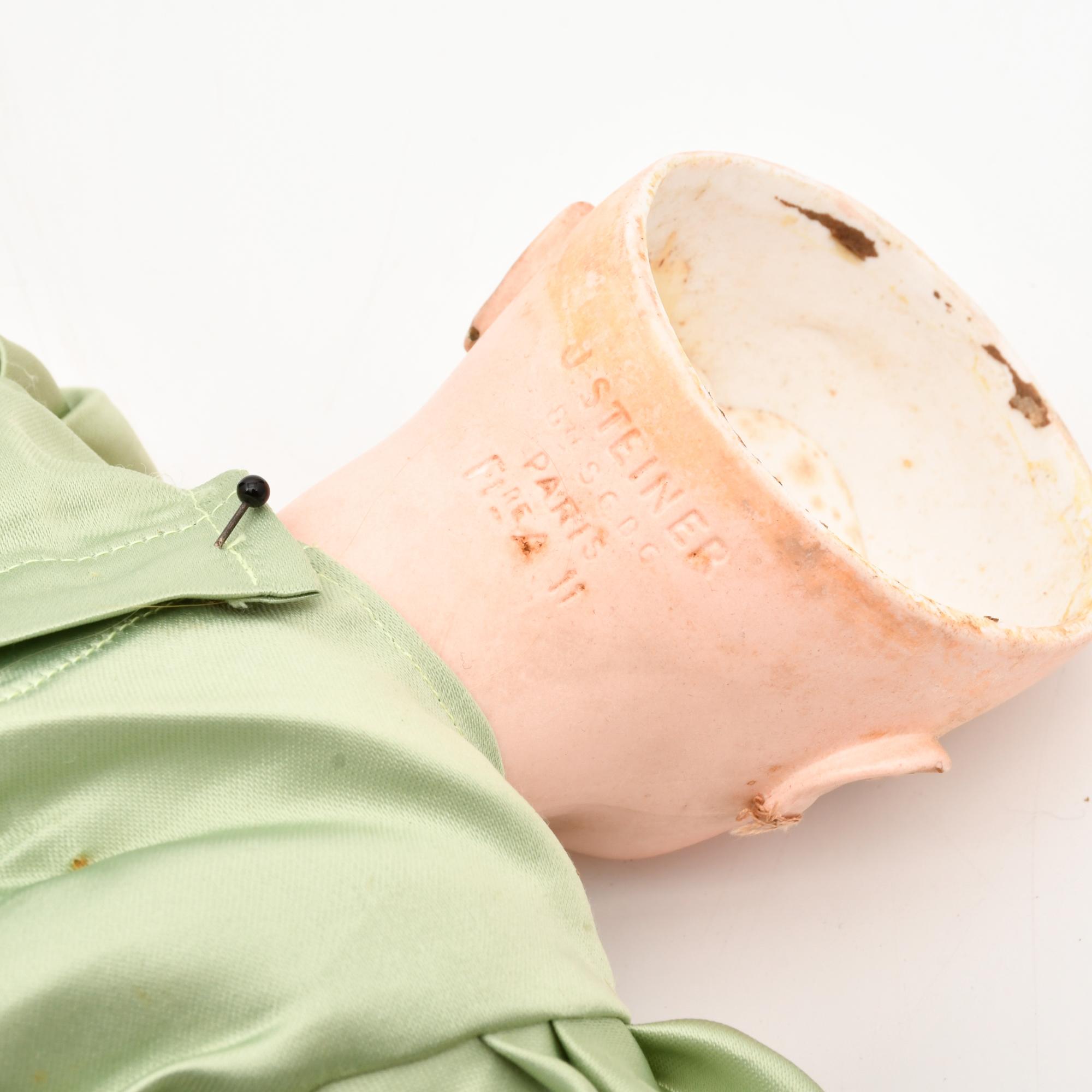 JULES NICOLAS STEINER (1832 - 1902). Muñeca de porcelana mo