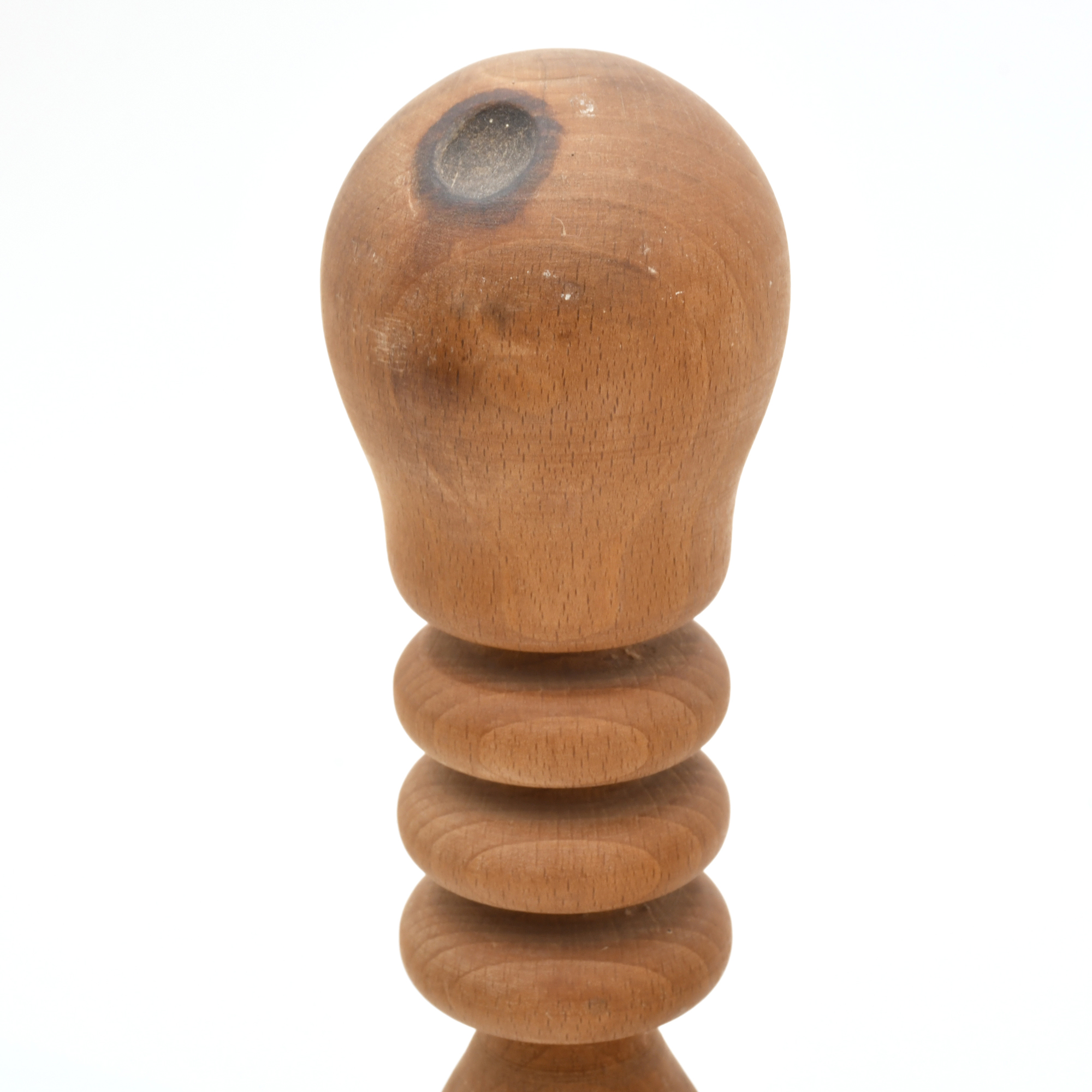 JOSEP GUINOVART (1927-2007). Pareja de bolos en madera tall