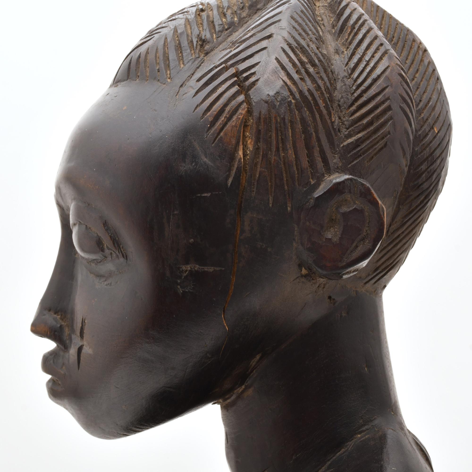 ESCUELA AFRICANA, SIGLO XX.   Figura femenina.