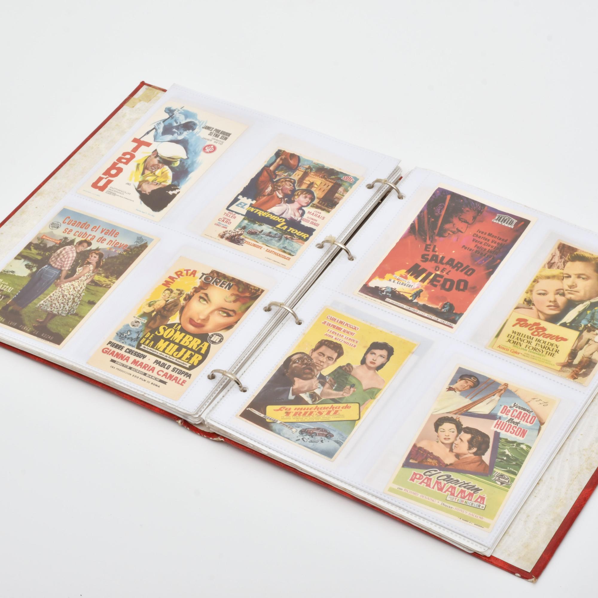 Álbum con programas de época de cine y fotografías de artis