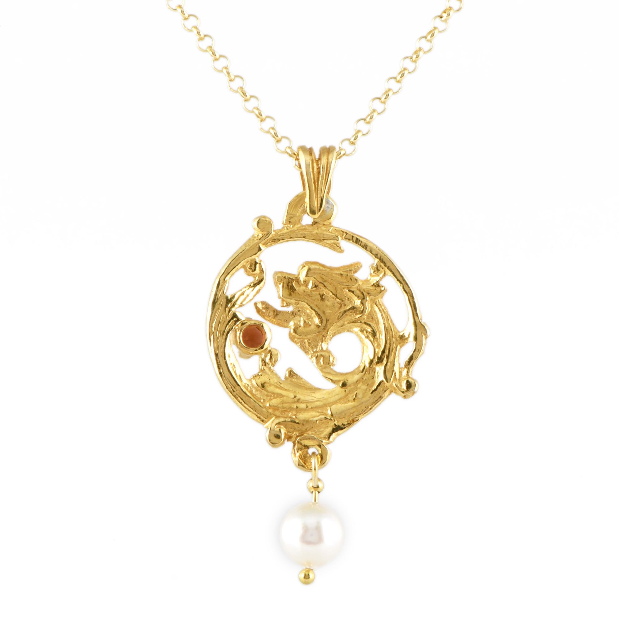 Collar con colgante en forma de dragón con granate y perla.