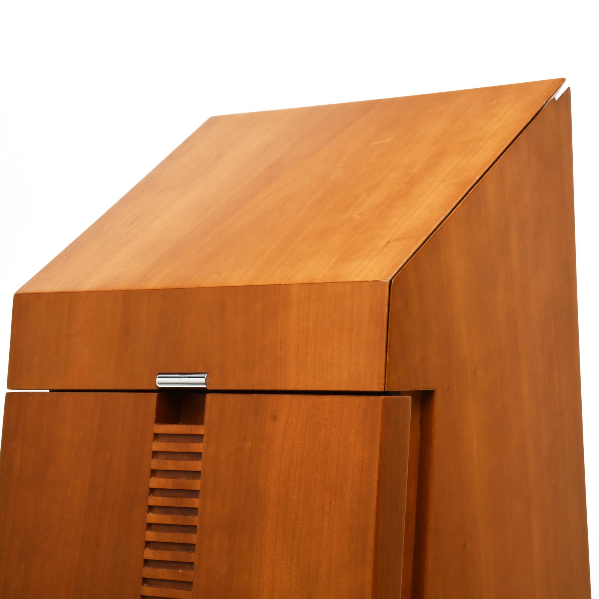 JAUME TRESSERRA (BARCELONA, 1943) Chiffonier-joyero "Hotel 