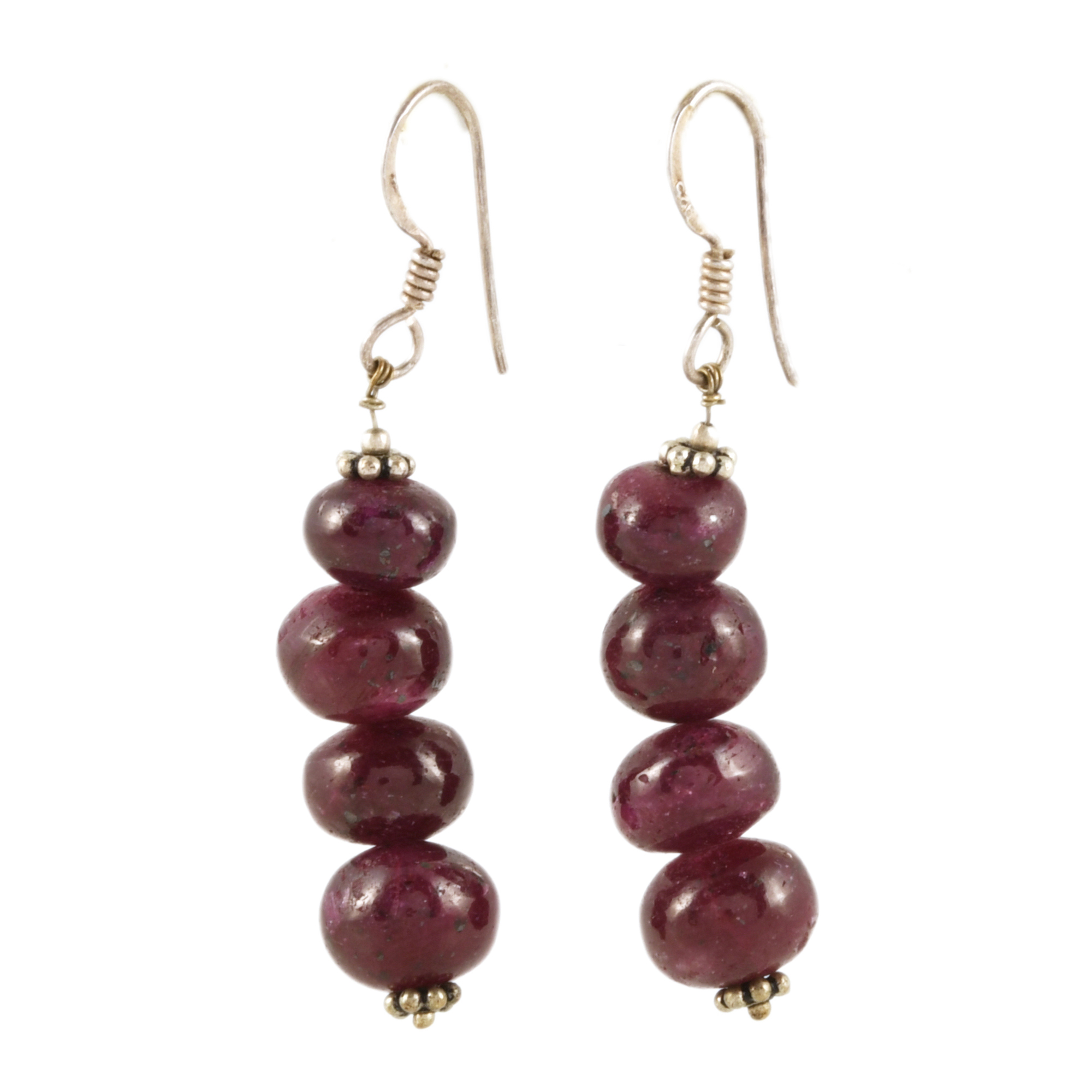 Conjunto de collar, pulsera y pendientes de rubies.