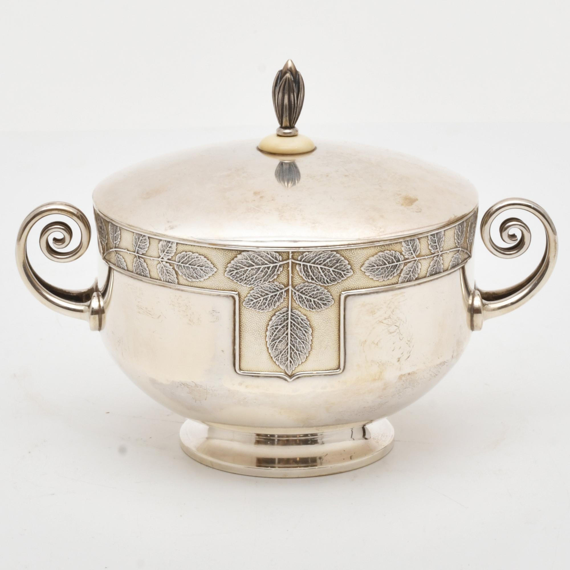 MASRIERA I CARRERAS. Juego de café y té, estilo noucentista