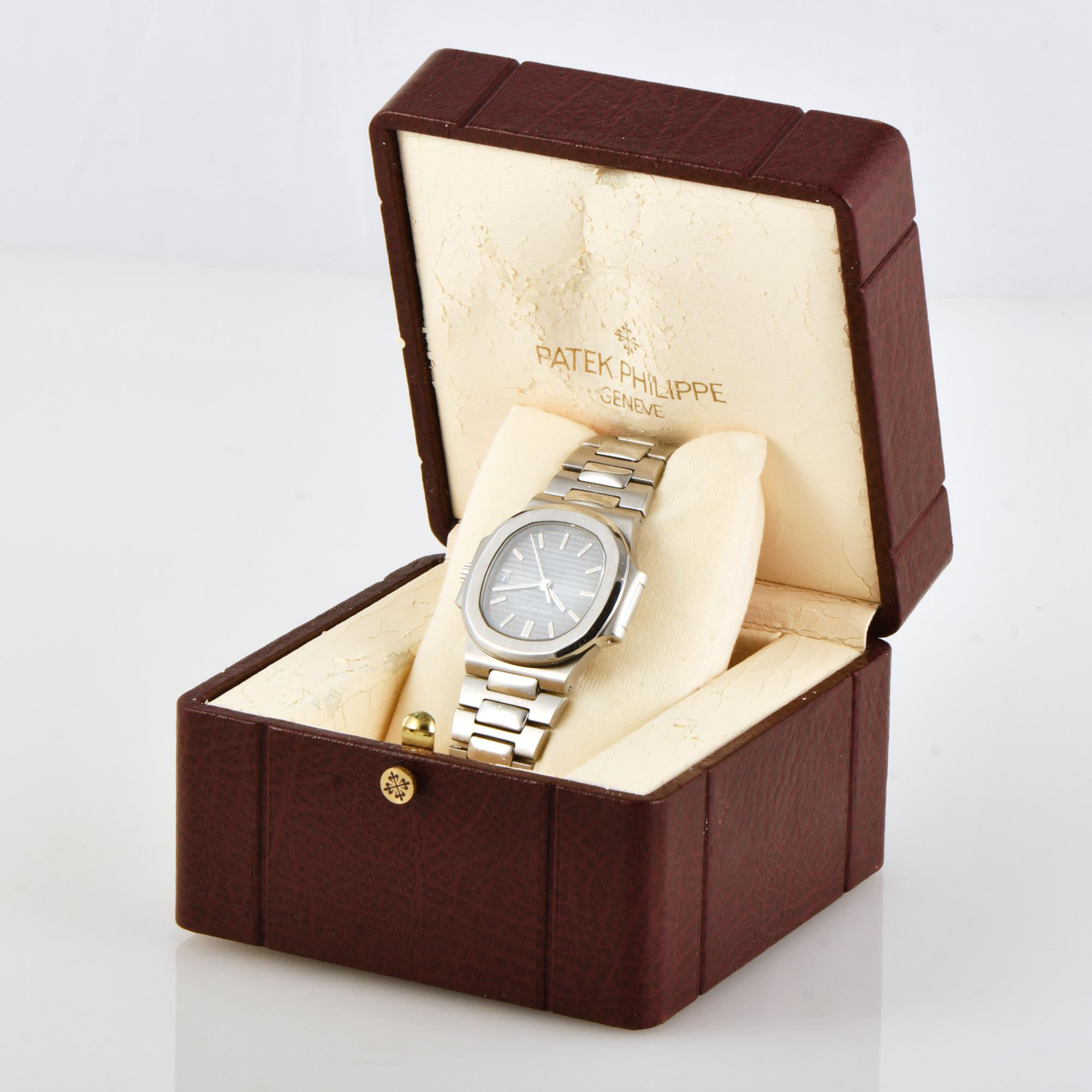 PATEK PHILIPPE  Nautilus 3800. Reloj de pulsera.