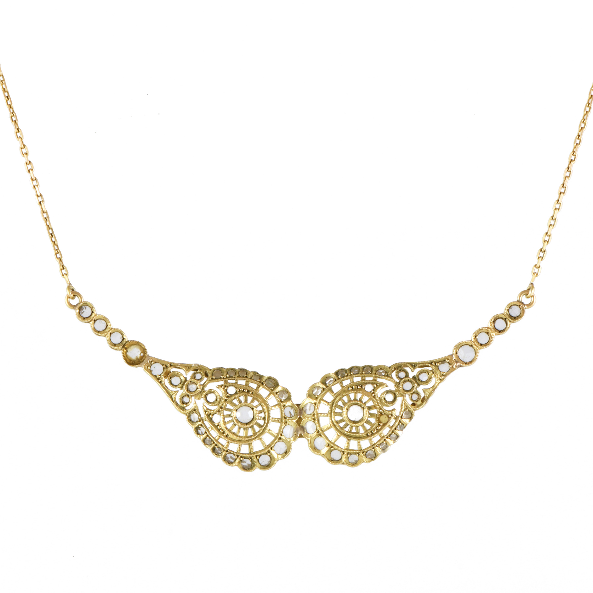 Collar con colgante en forma de pendientes unidos. Con diam