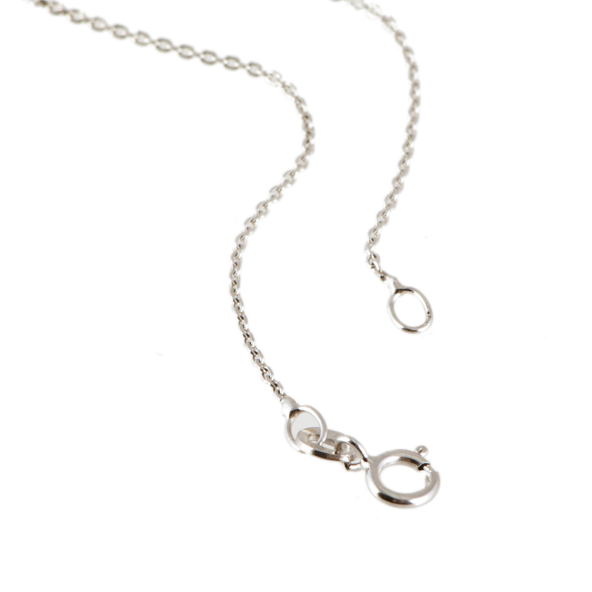 Collar con colgante chatón de diamante.