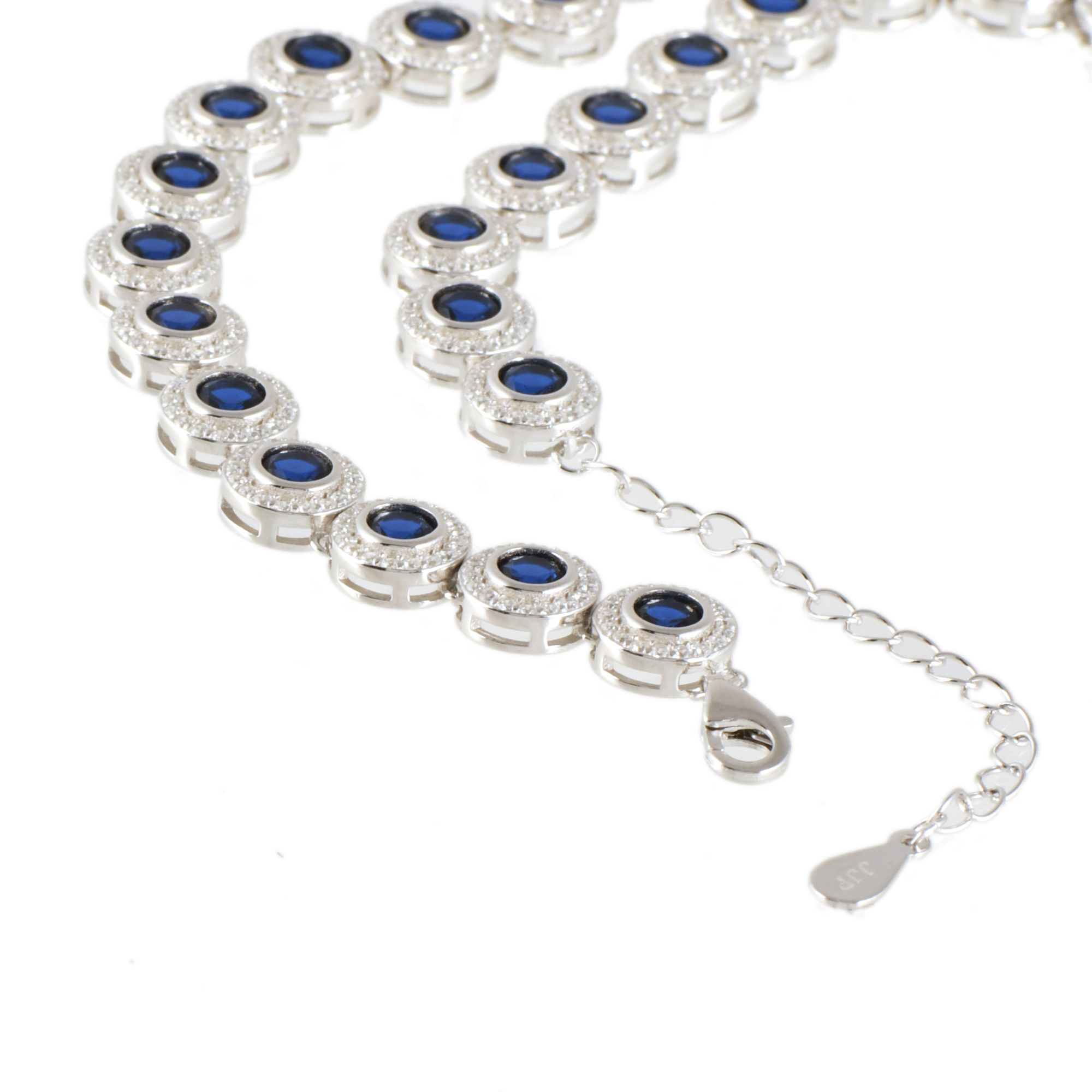 Gargantilla con cuarzos azules con rosetones de circonitas.