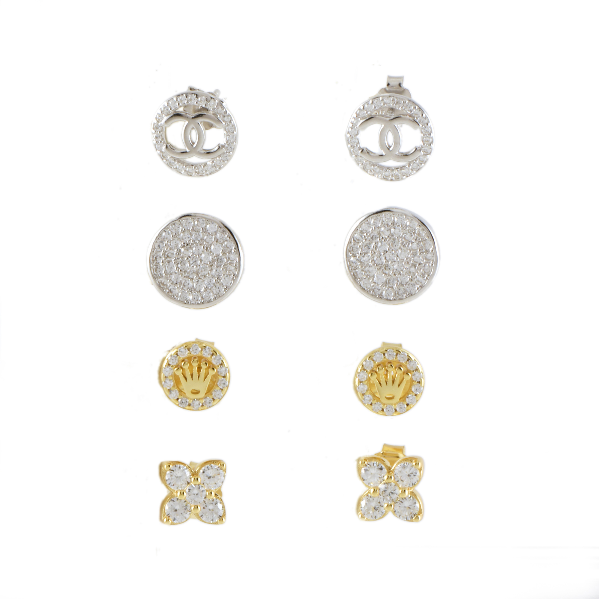 Lote de cuatro pares de pendientes.