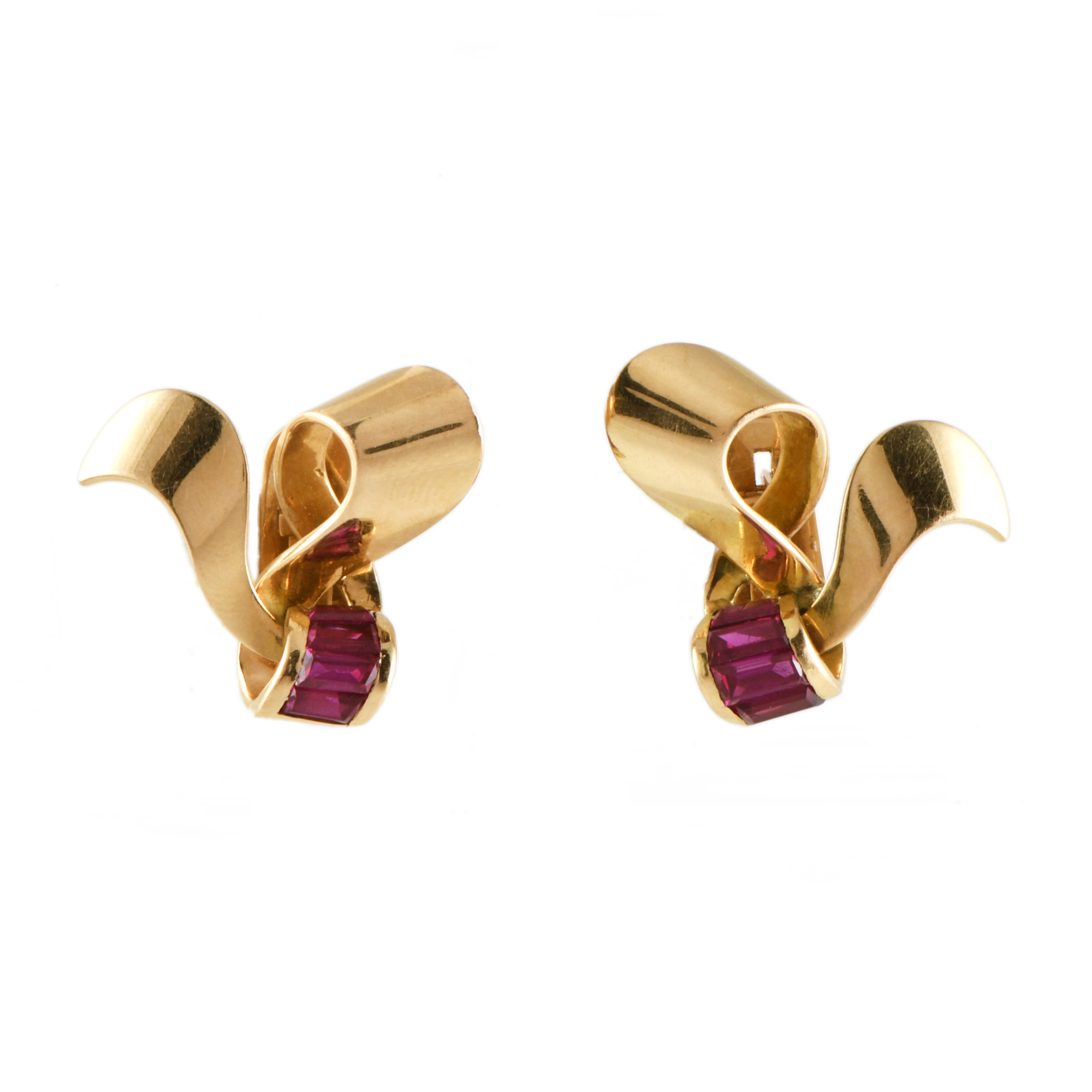 Pendientes chevalier en forma de lazo con turmalina rosa.